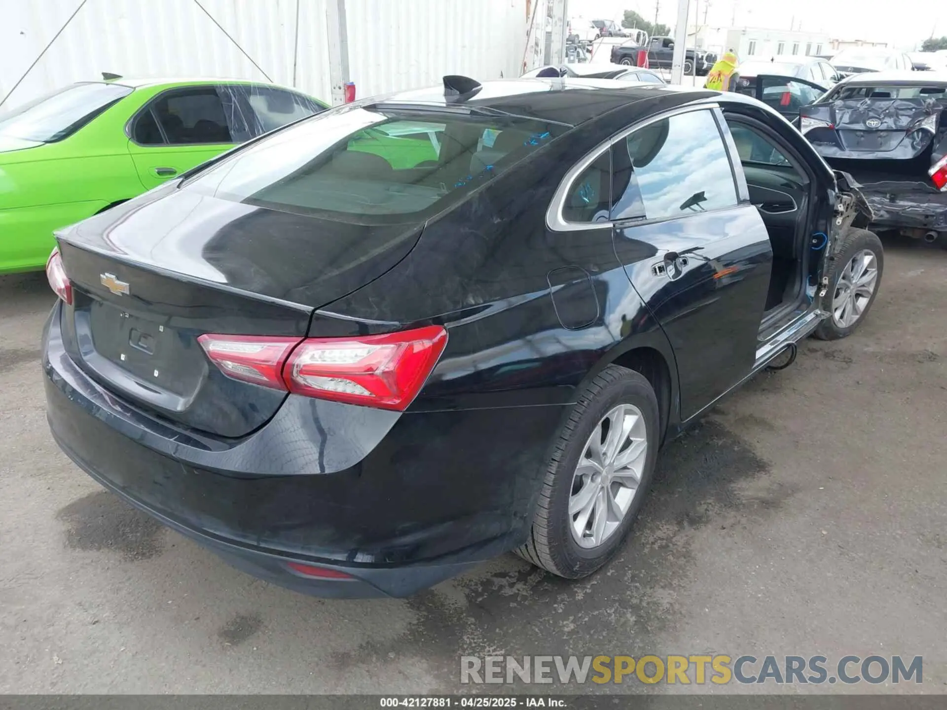4 Photograph of a damaged car 1G1ZD5ST5NF139733 CHEVROLET MALIBU 2022