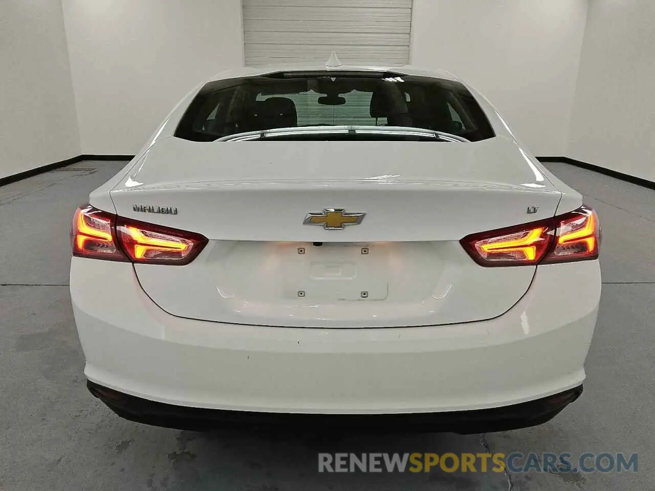 6 Photograph of a damaged car 1G1ZD5ST5NF143751 CHEVROLET MALIBU 2022
