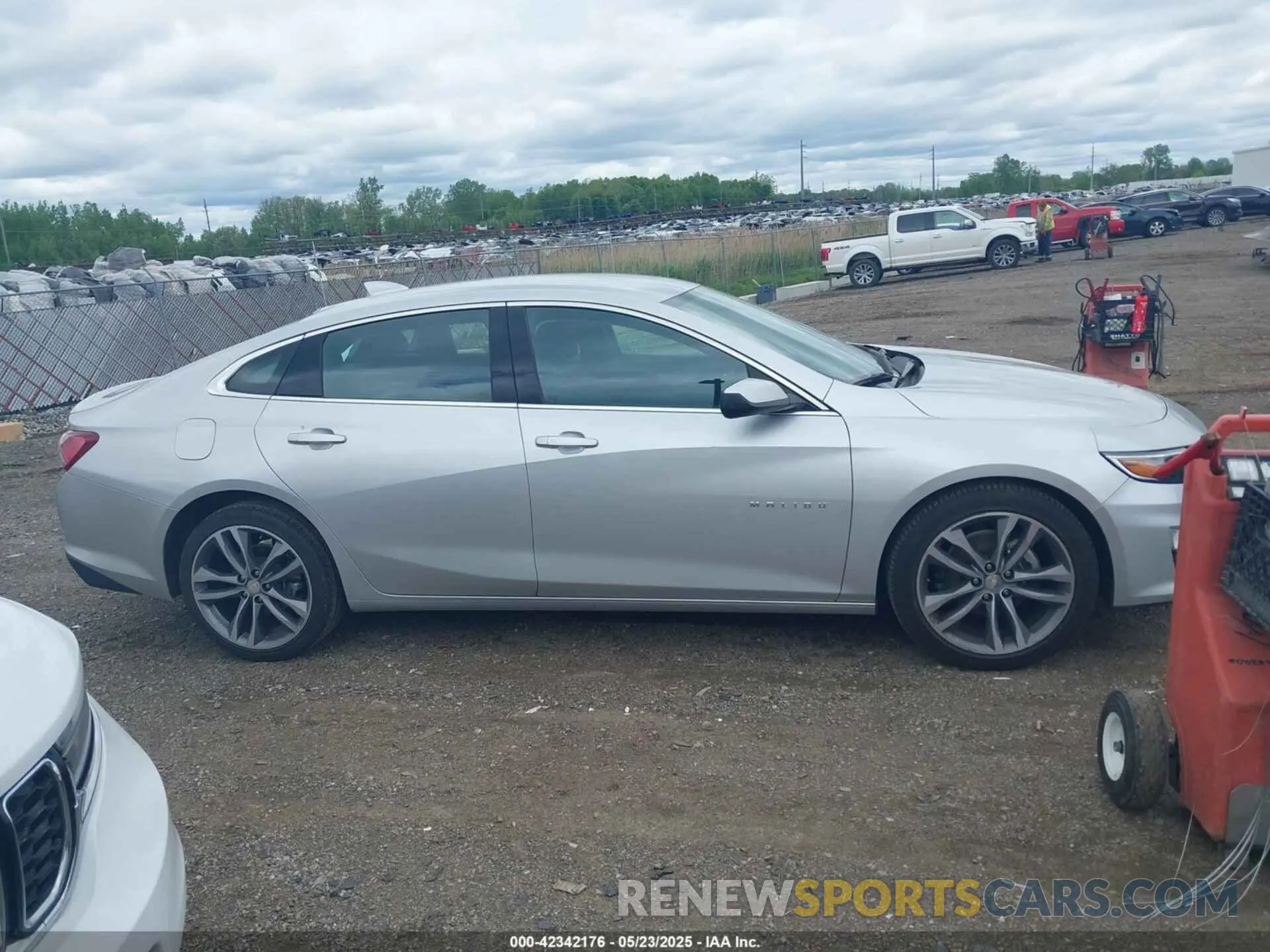 13 Photograph of a damaged car 1G1ZD5ST5NF148240 CHEVROLET MALIBU 2022