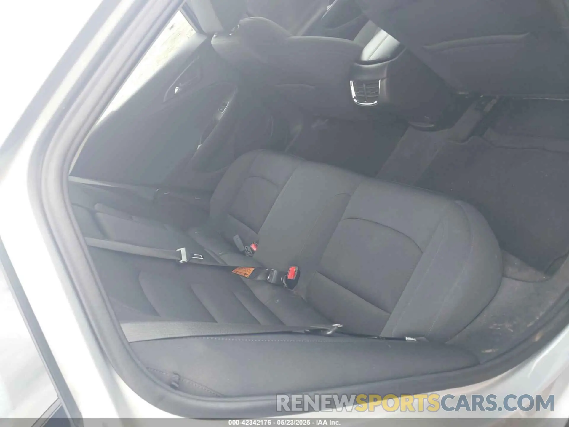 8 Photograph of a damaged car 1G1ZD5ST5NF148240 CHEVROLET MALIBU 2022