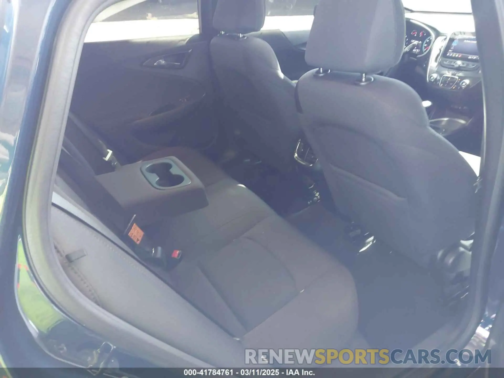8 Photograph of a damaged car 1G1ZD5ST5NF158055 CHEVROLET MALIBU 2022