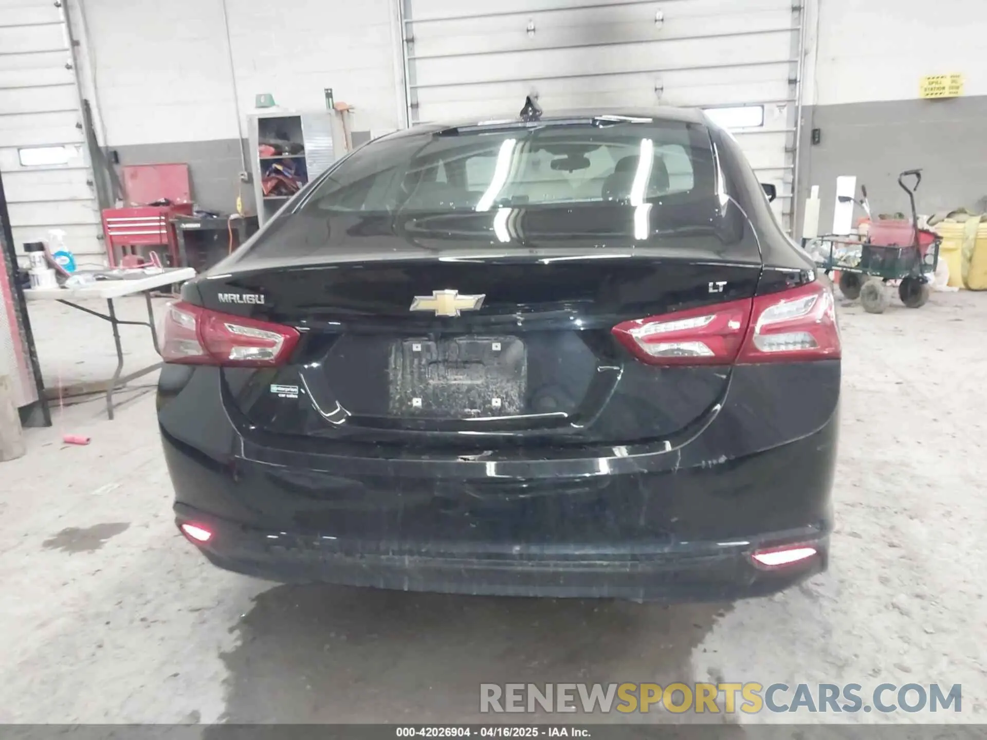 17 Photograph of a damaged car 1G1ZD5ST5NF159268 CHEVROLET MALIBU 2022