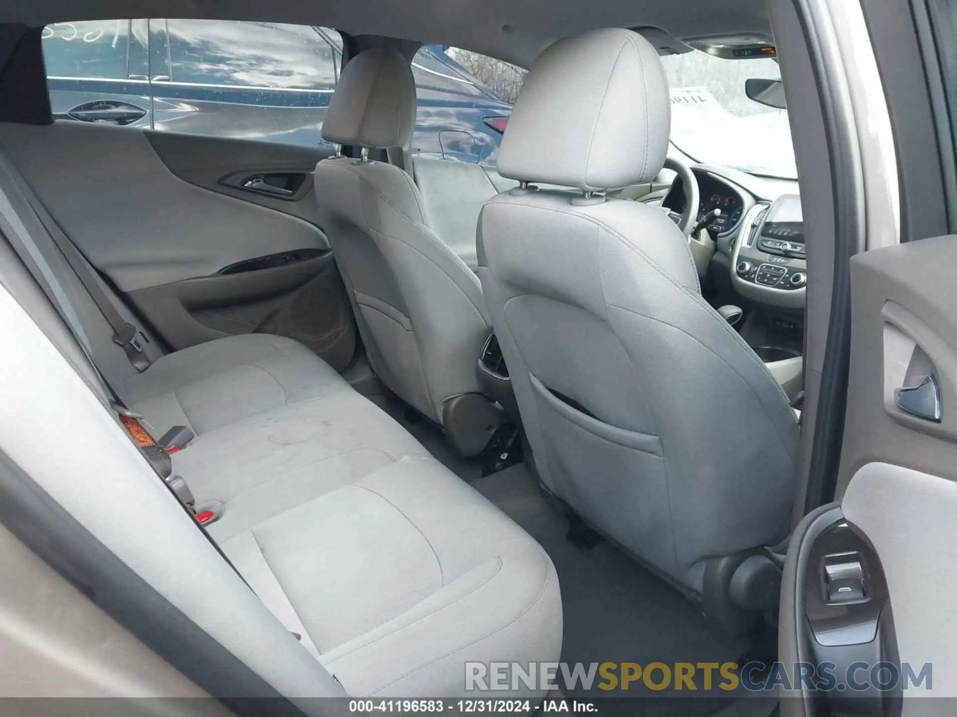 8 Photograph of a damaged car 1G1ZD5ST5NF162249 CHEVROLET MALIBU 2022