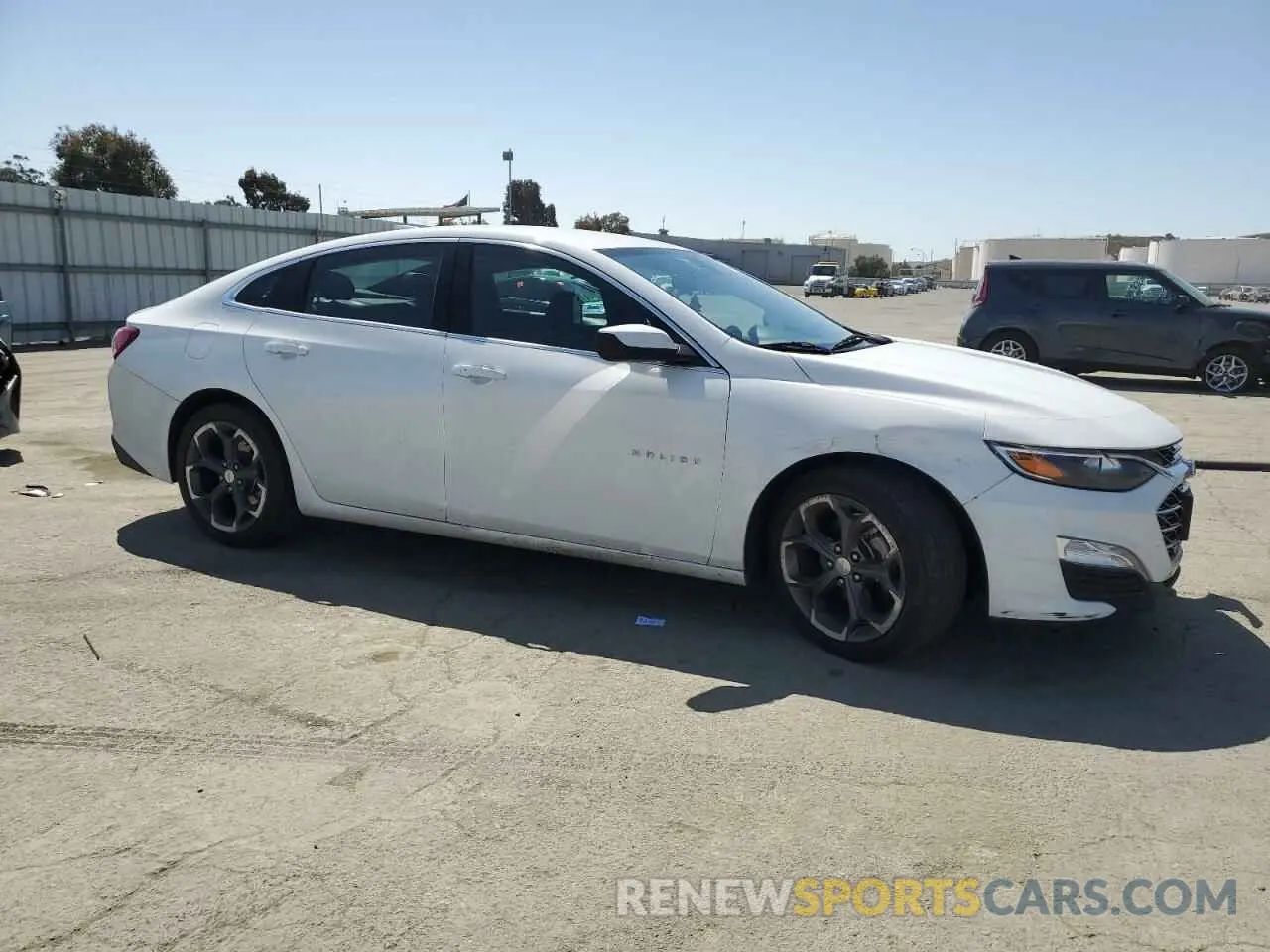 4 Photograph of a damaged car 1G1ZD5ST5NF167158 CHEVROLET MALIBU 2022