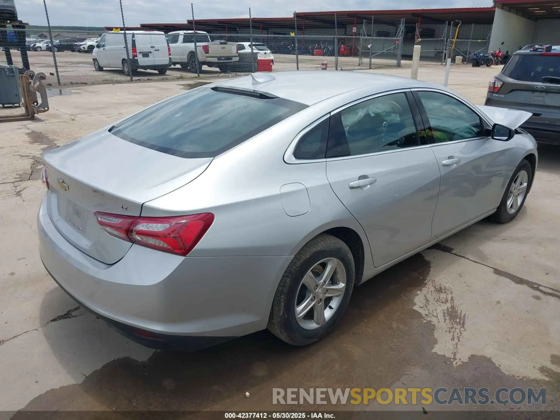 4 Photograph of a damaged car 1G1ZD5ST5NF173719 CHEVROLET MALIBU 2022