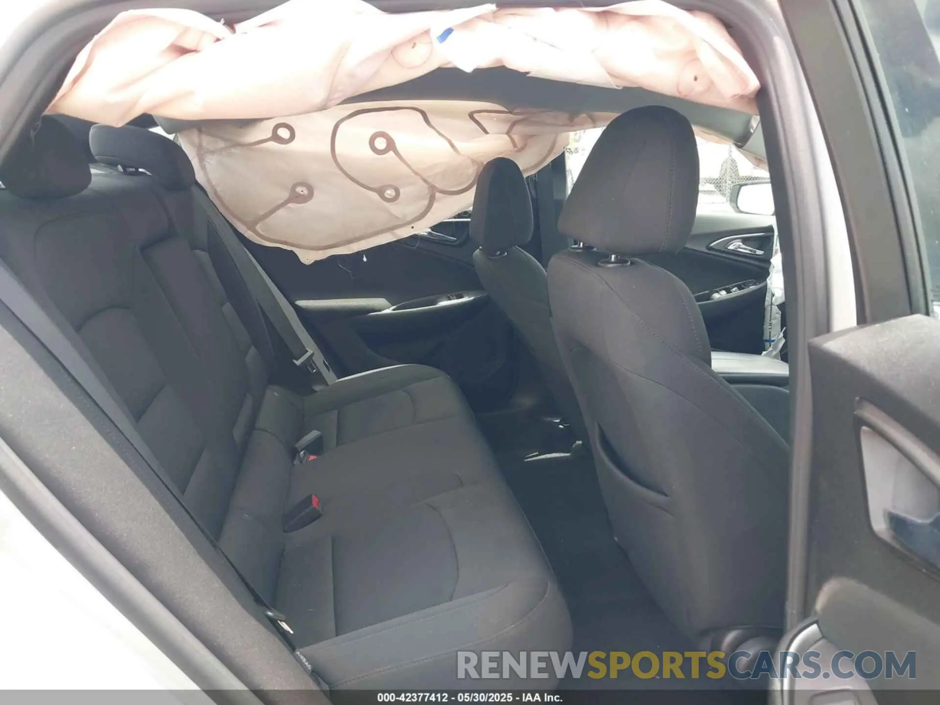 8 Photograph of a damaged car 1G1ZD5ST5NF173719 CHEVROLET MALIBU 2022