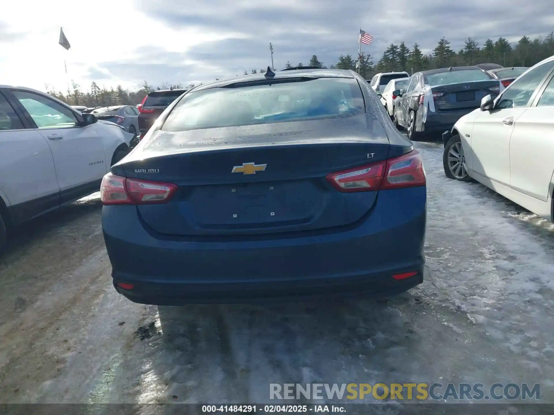 17 Photograph of a damaged car 1G1ZD5ST5NF179794 CHEVROLET MALIBU 2022