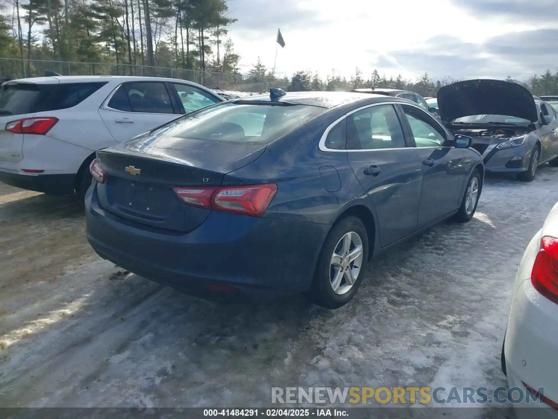 4 Photograph of a damaged car 1G1ZD5ST5NF179794 CHEVROLET MALIBU 2022