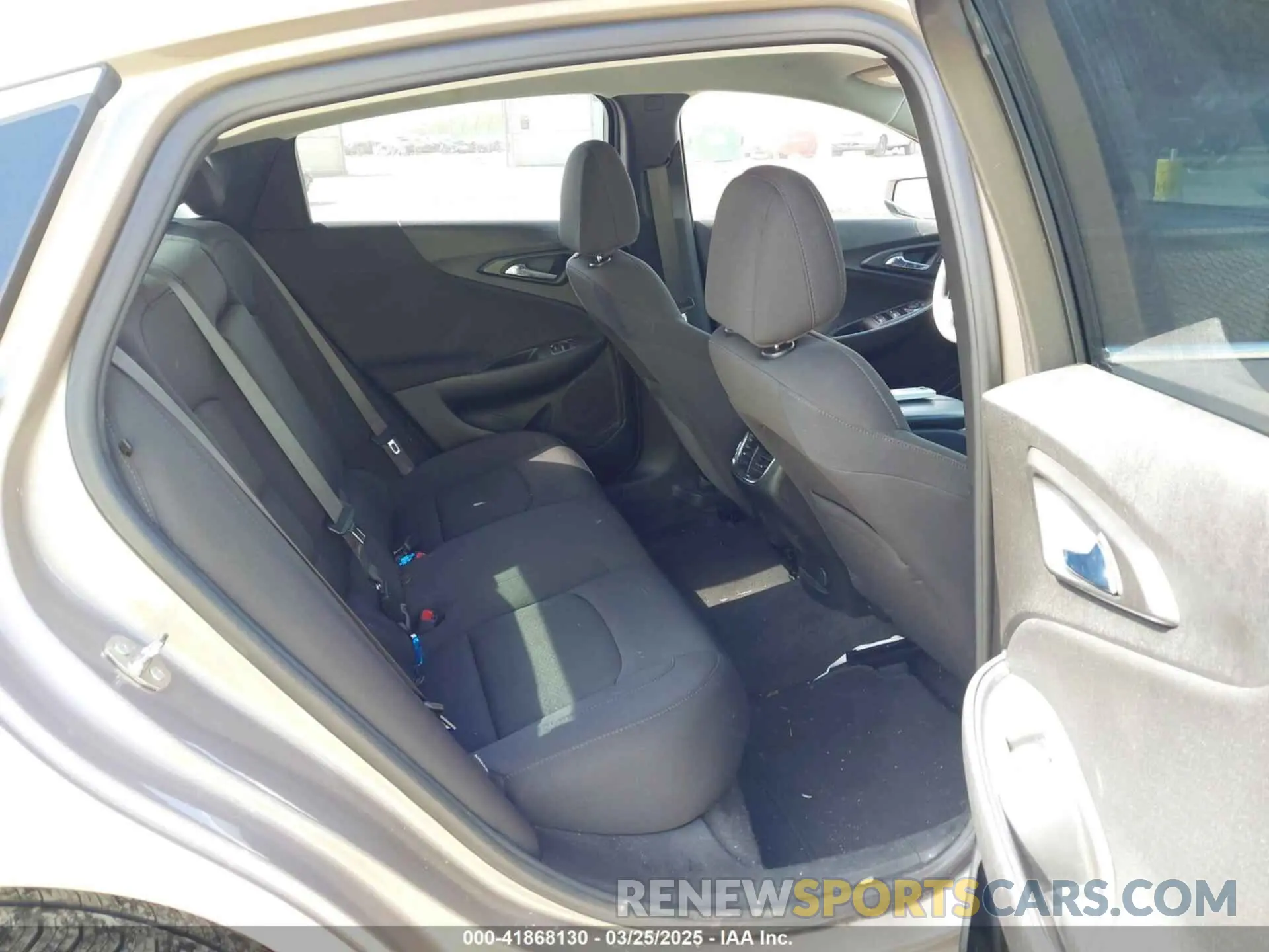 8 Photograph of a damaged car 1G1ZD5ST6NF135223 CHEVROLET MALIBU 2022