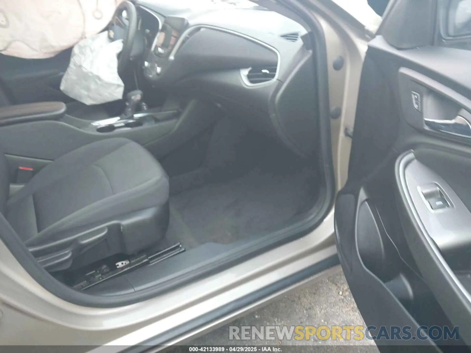 5 Photograph of a damaged car 1G1ZD5ST6NF180629 CHEVROLET MALIBU 2022