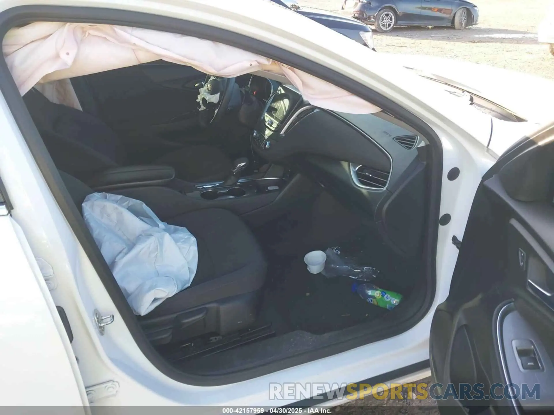 5 Photograph of a damaged car 1G1ZD5ST7NF115966 CHEVROLET MALIBU 2022