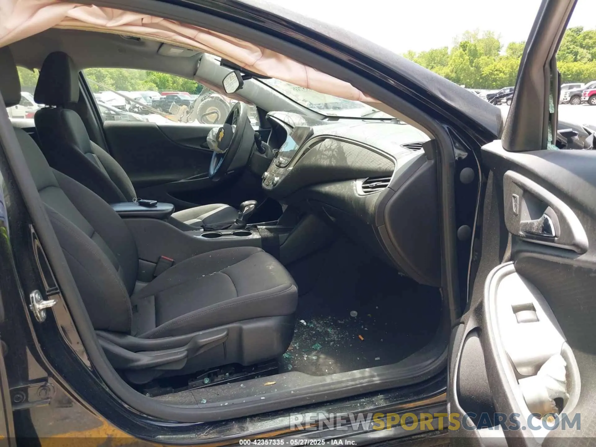 5 Photograph of a damaged car 1G1ZD5ST7NF130418 CHEVROLET MALIBU 2022