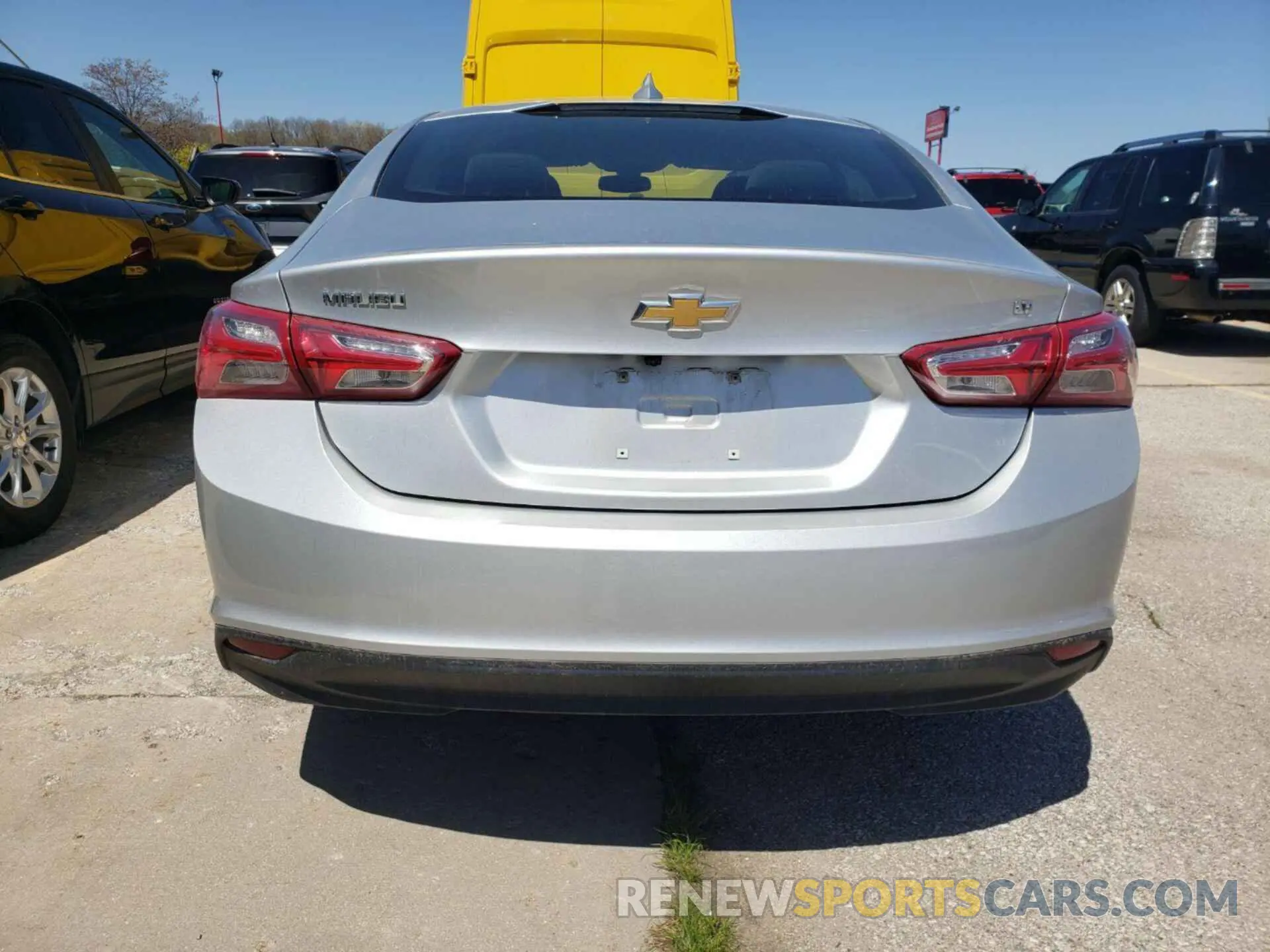 4 Photograph of a damaged car 1G1ZD5ST7NF146585 CHEVROLET MALIBU 2022