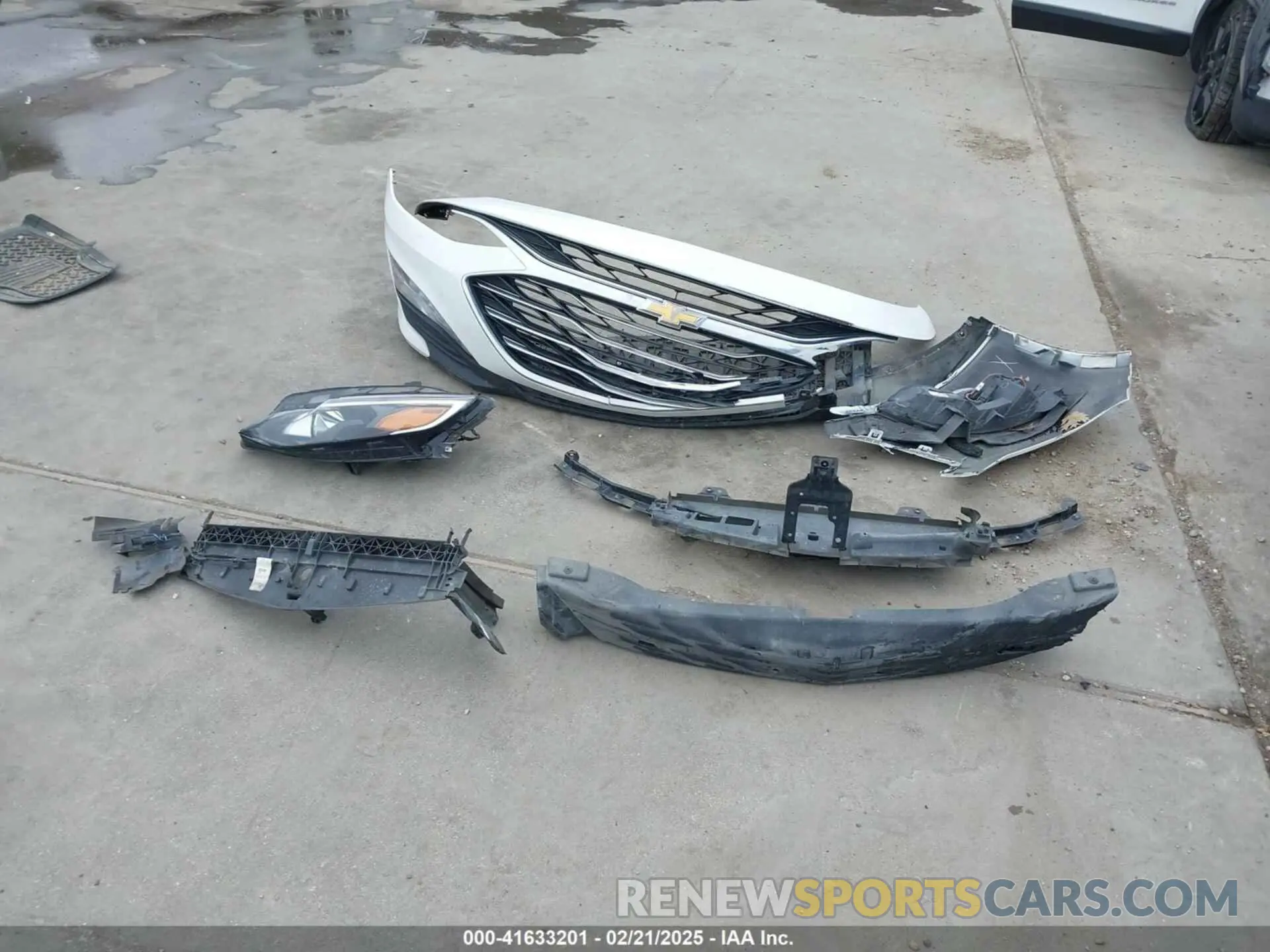 12 Photograph of a damaged car 1G1ZD5ST7NF150300 CHEVROLET MALIBU 2022