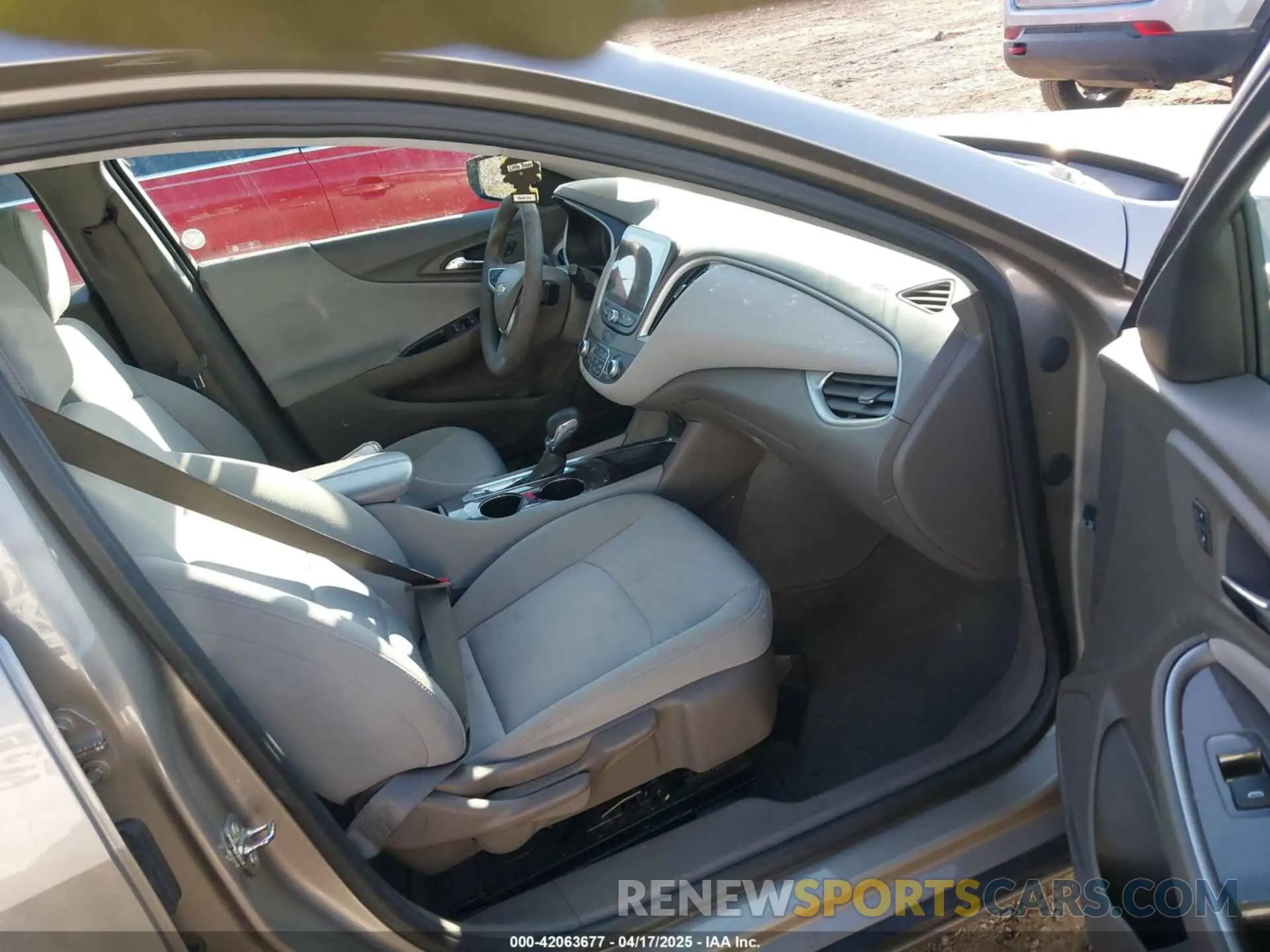 5 Photograph of a damaged car 1G1ZD5ST7NF154833 CHEVROLET MALIBU 2022