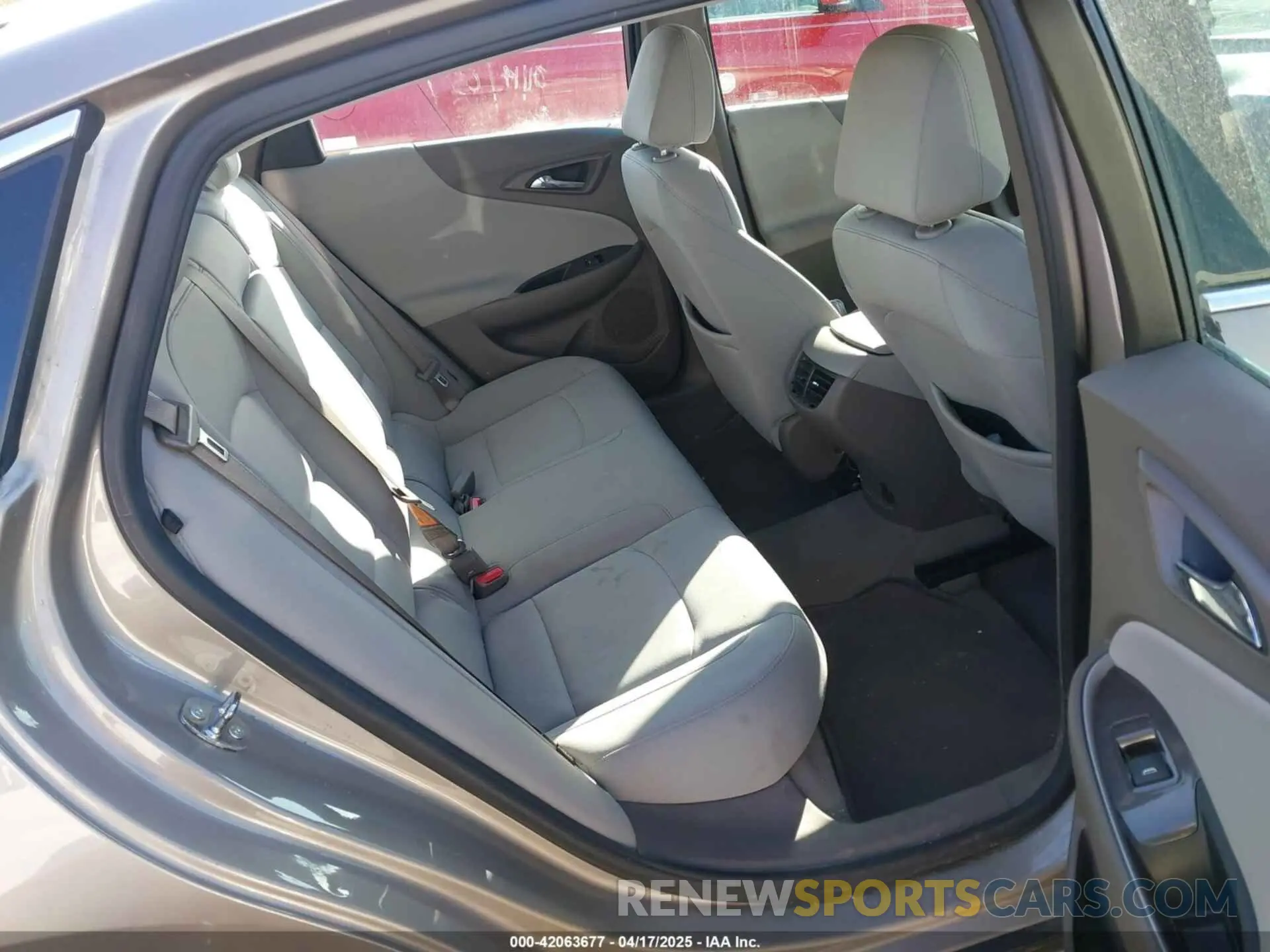 8 Photograph of a damaged car 1G1ZD5ST7NF154833 CHEVROLET MALIBU 2022