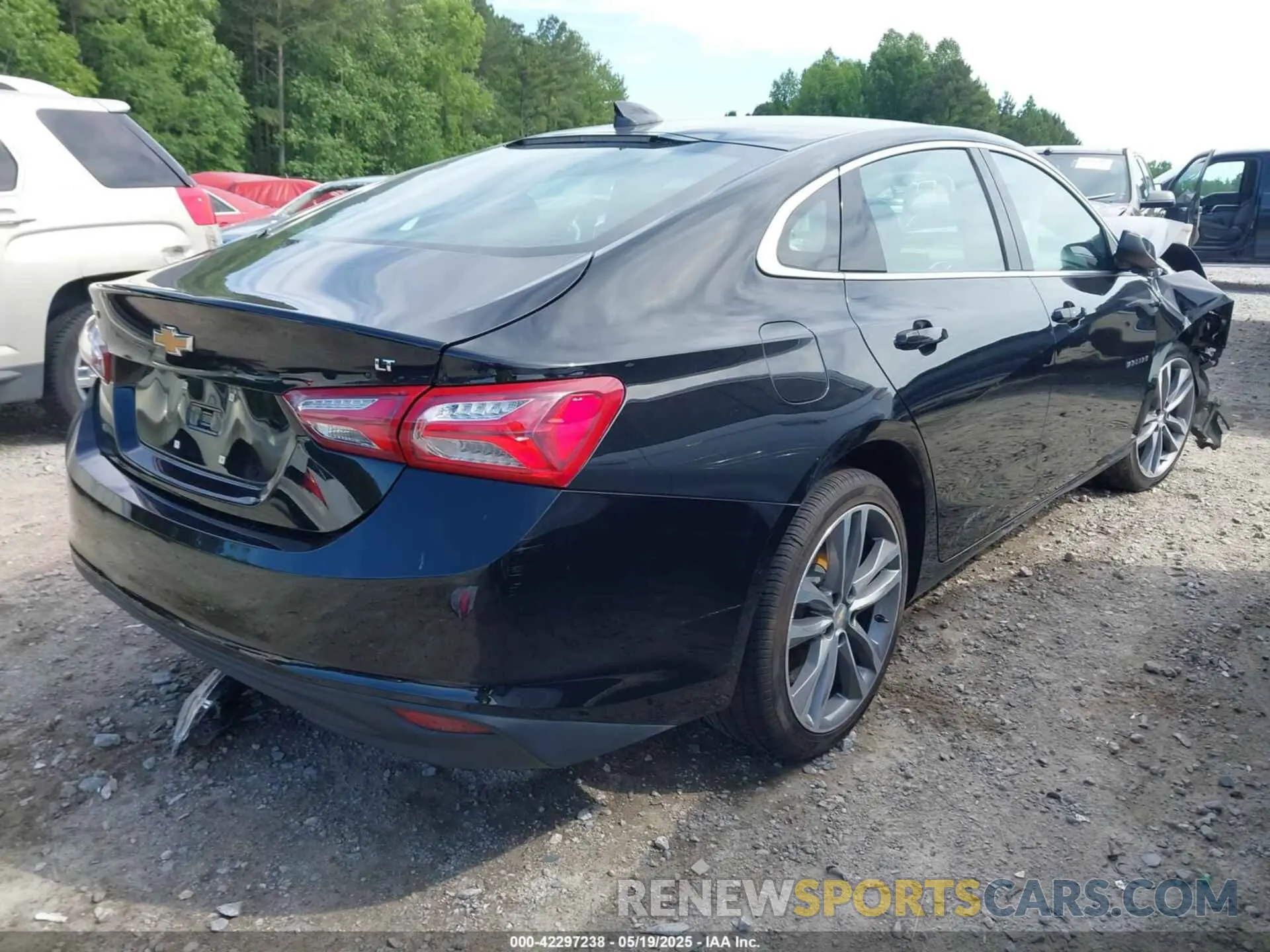 4 Photograph of a damaged car 1G1ZD5ST7NF163161 CHEVROLET MALIBU 2022