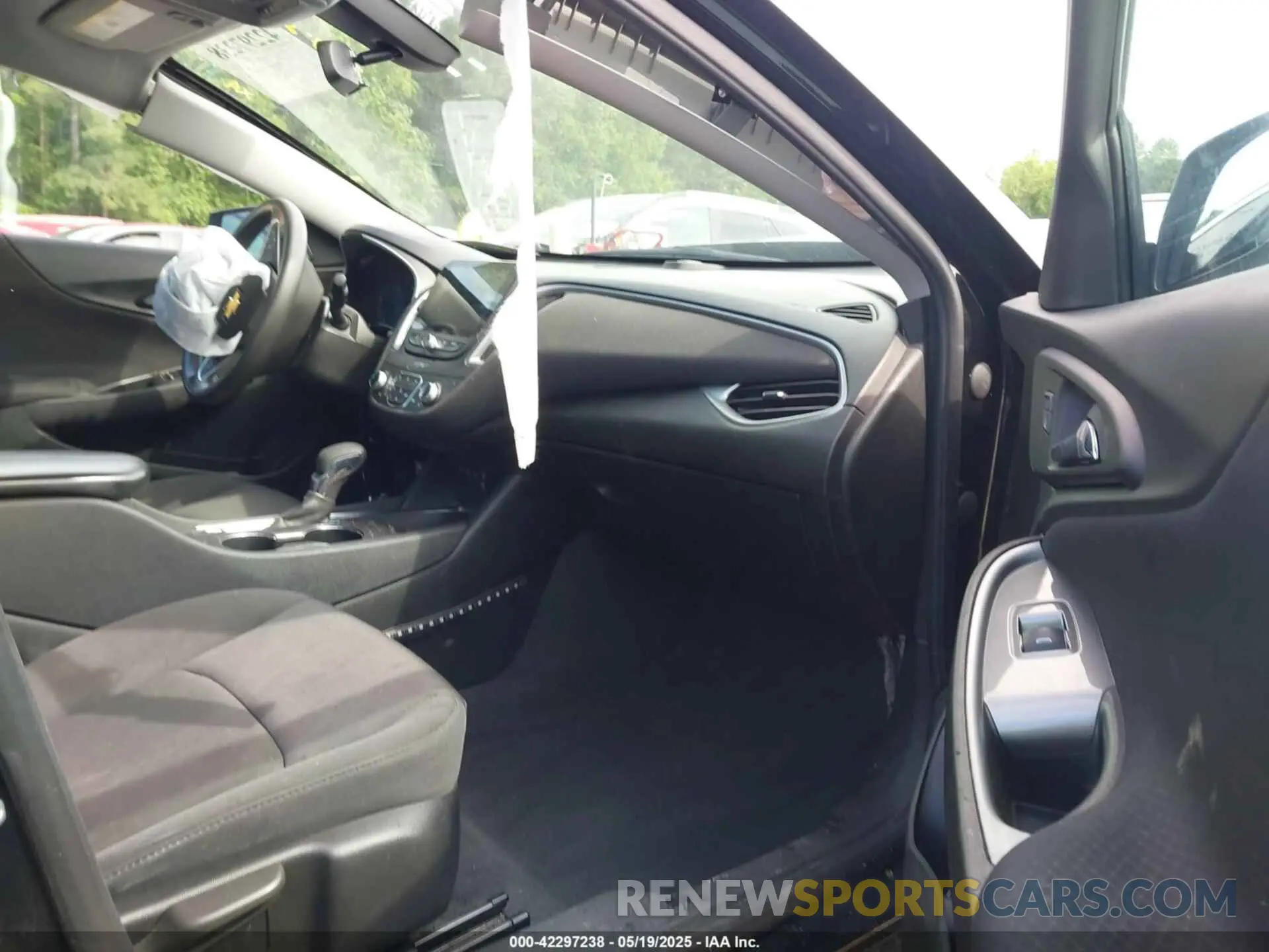 5 Photograph of a damaged car 1G1ZD5ST7NF163161 CHEVROLET MALIBU 2022