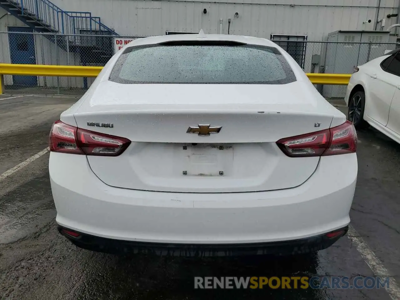 6 Photograph of a damaged car 1G1ZD5ST7NF181675 CHEVROLET MALIBU 2022