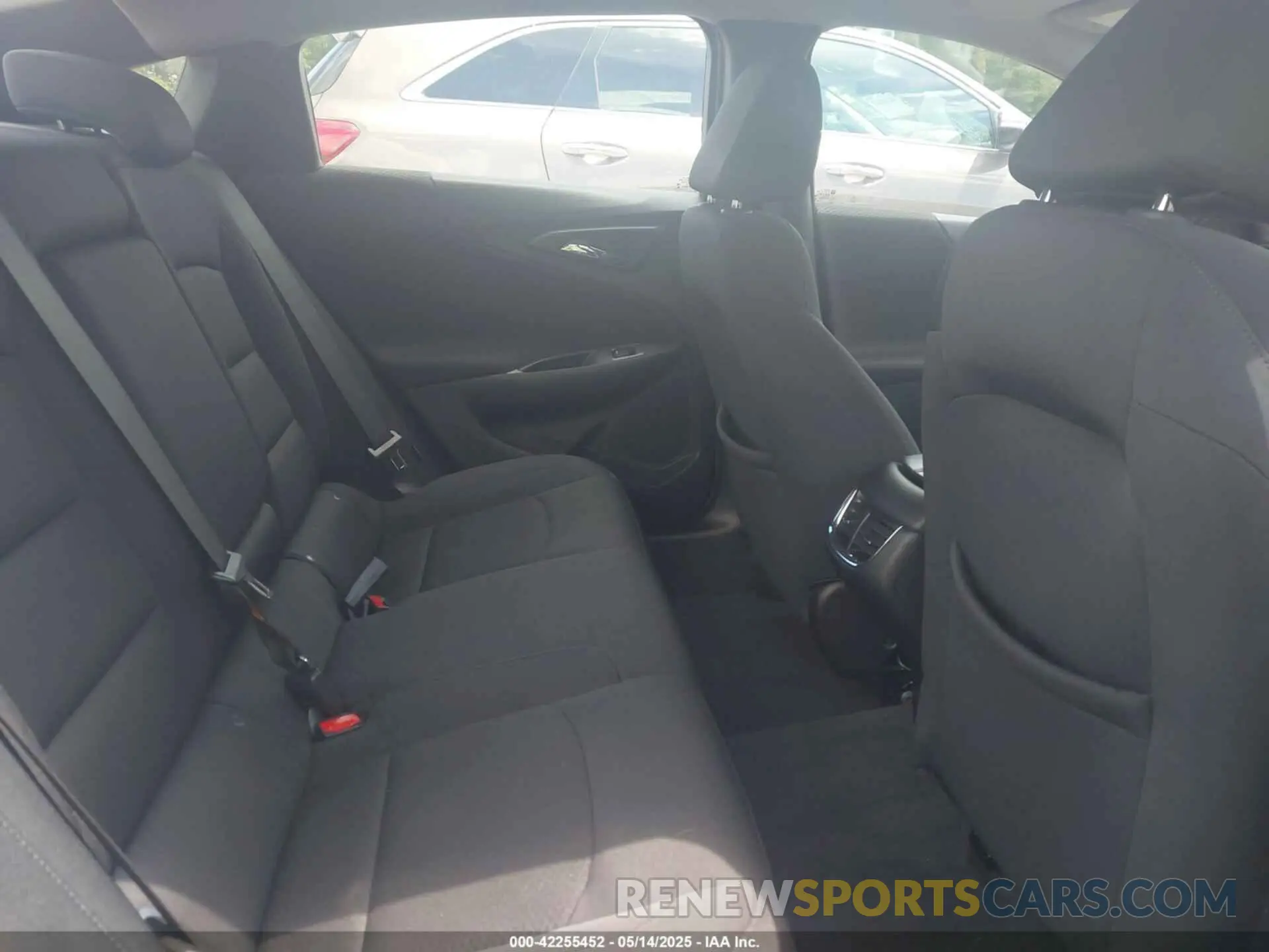 8 Photograph of a damaged car 1G1ZD5ST7NF184964 CHEVROLET MALIBU 2022