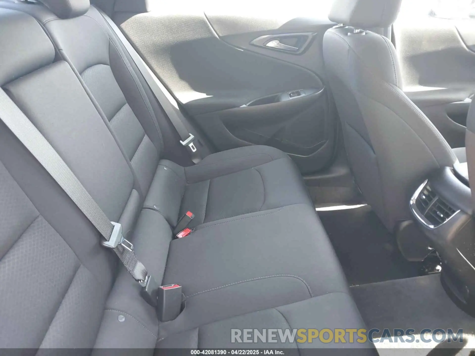 8 Photograph of a damaged car 1G1ZD5ST7NF206378 CHEVROLET MALIBU 2022