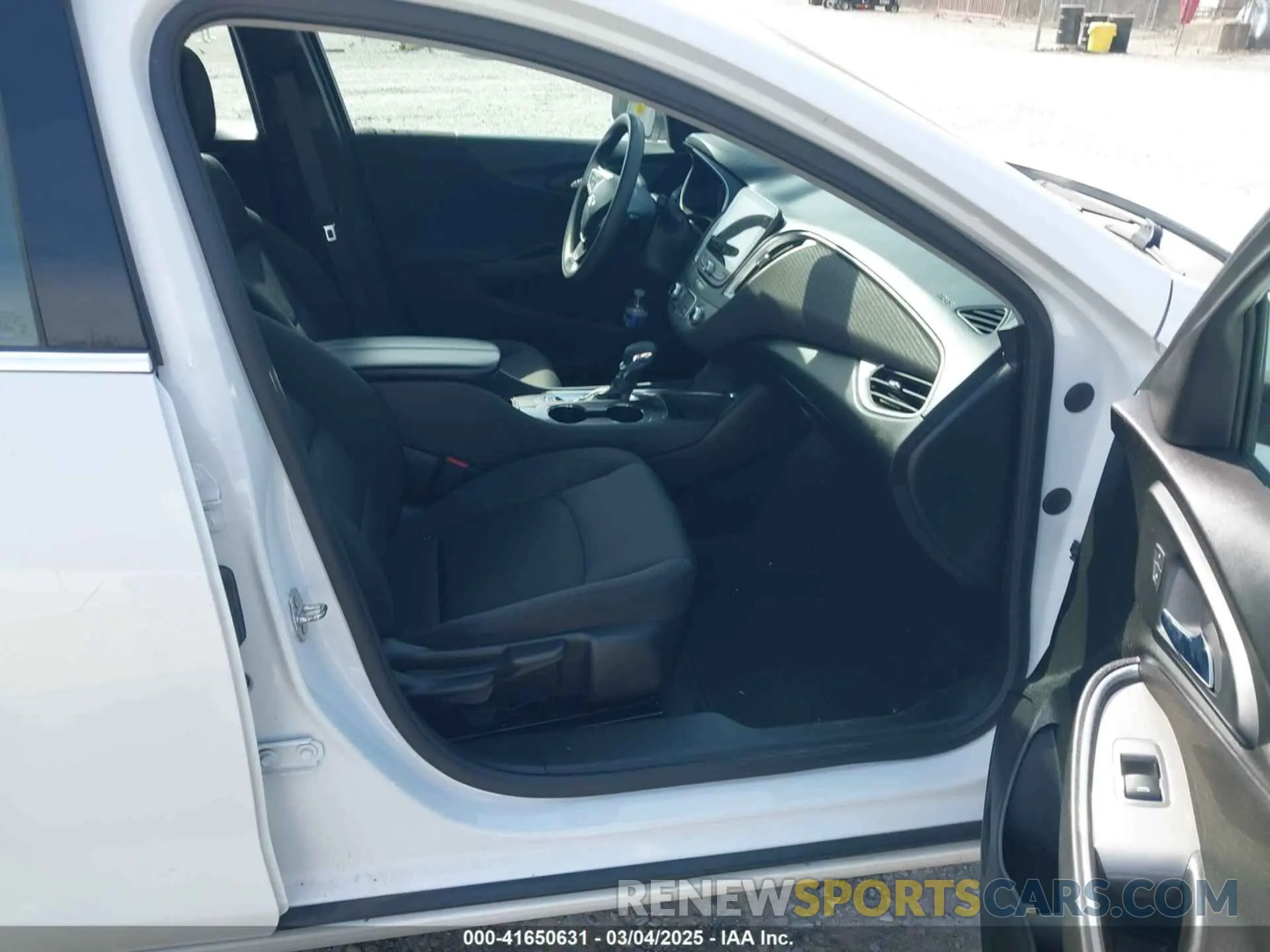 5 Photograph of a damaged car 1G1ZD5ST8NF136129 CHEVROLET MALIBU 2022
