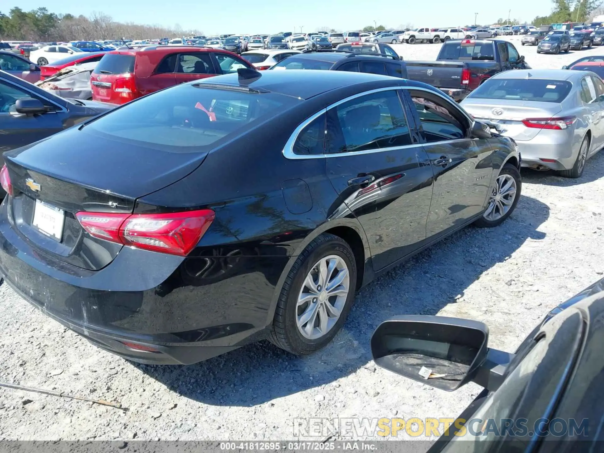 4 Photograph of a damaged car 1G1ZD5ST8NF168465 CHEVROLET MALIBU 2022