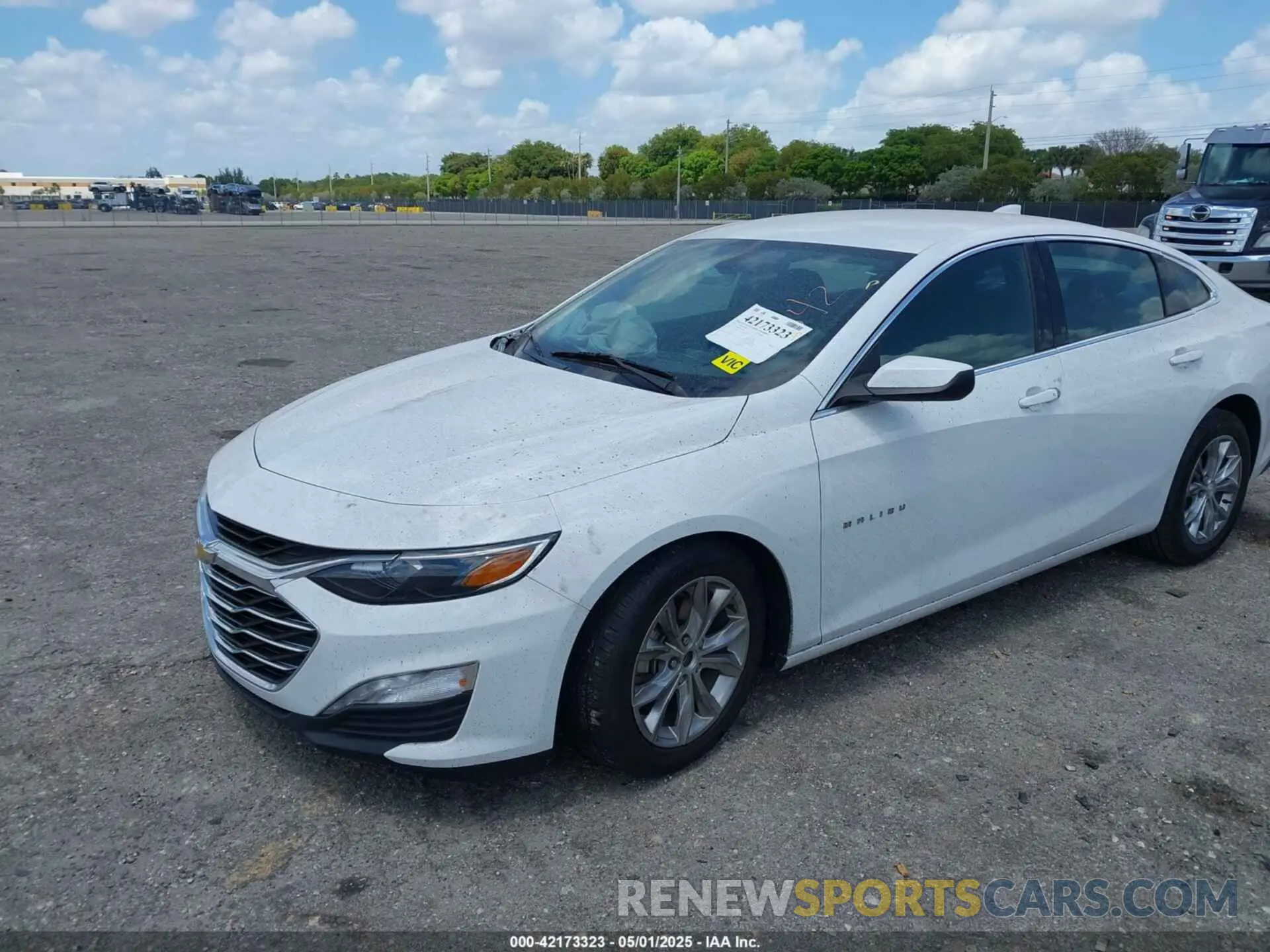 2 Photograph of a damaged car 1G1ZD5ST8NF169812 CHEVROLET MALIBU 2022