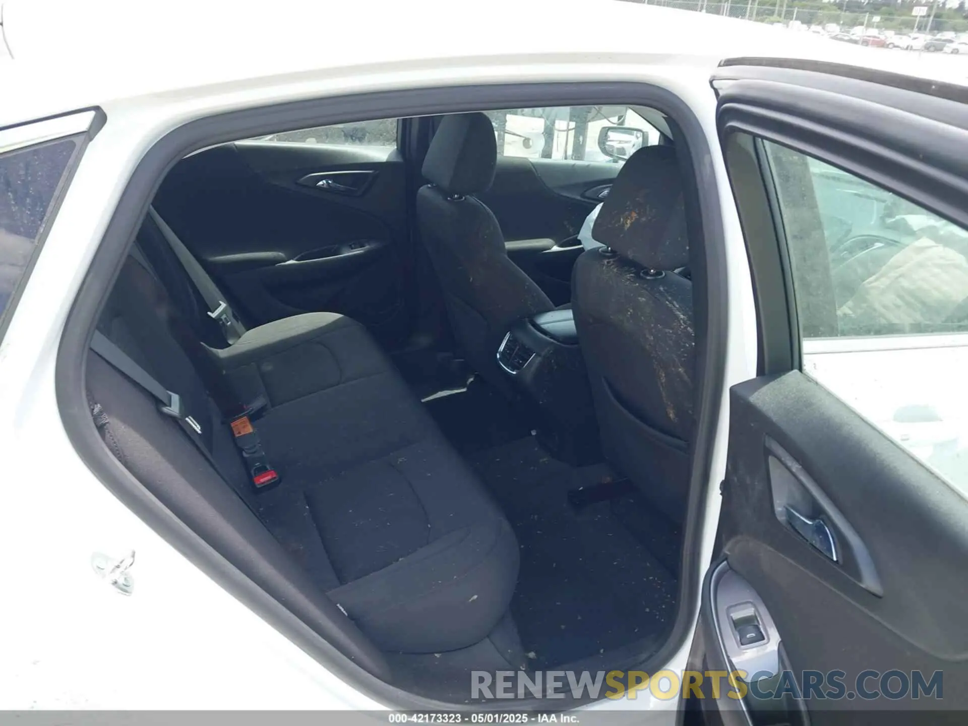 8 Photograph of a damaged car 1G1ZD5ST8NF169812 CHEVROLET MALIBU 2022