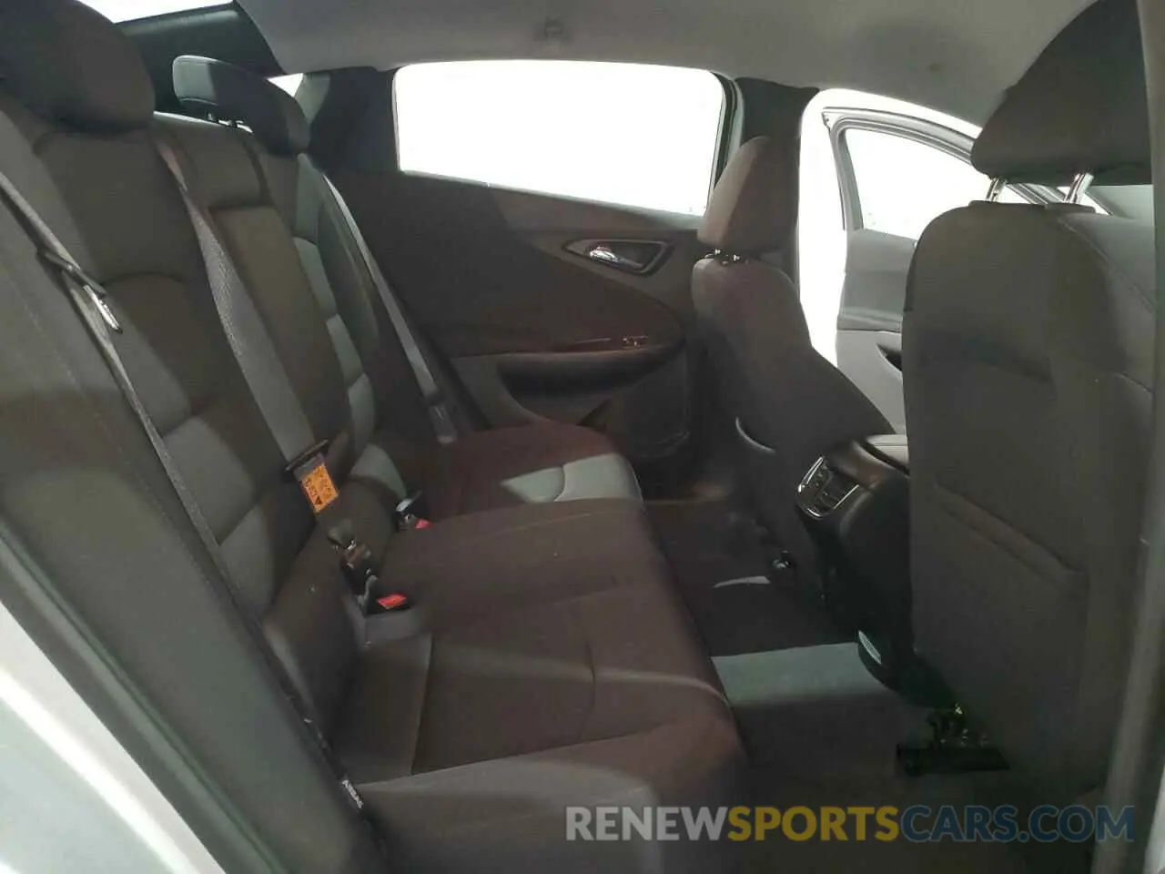 10 Photograph of a damaged car 1G1ZD5ST8NF173584 CHEVROLET MALIBU 2022