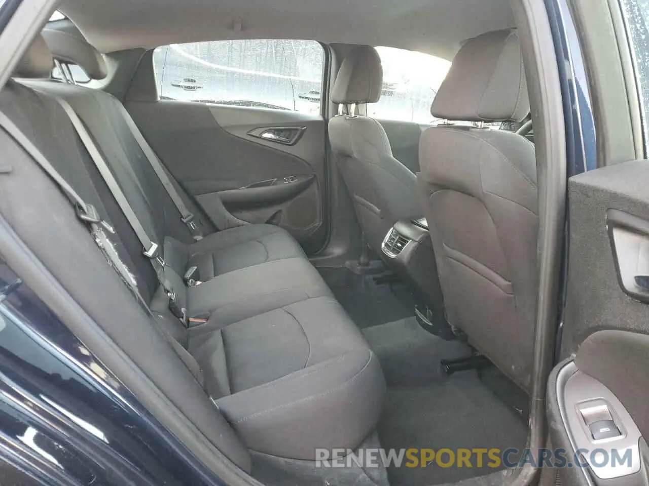 10 Photograph of a damaged car 1G1ZD5ST8NF182396 CHEVROLET MALIBU 2022