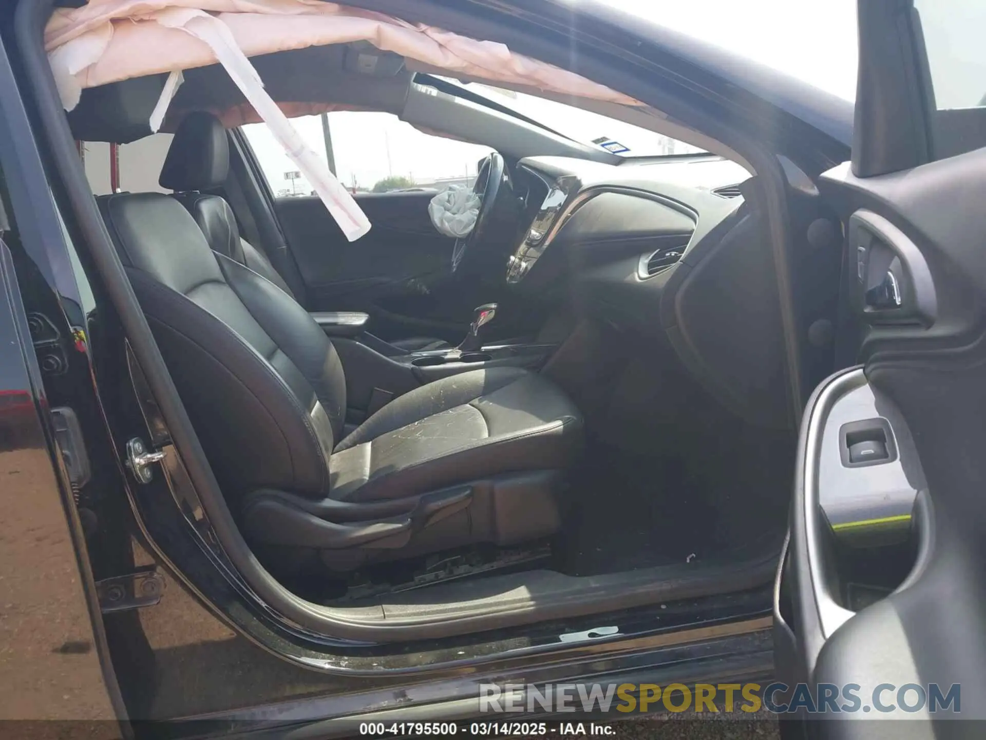 5 Photograph of a damaged car 1G1ZD5ST8NF206132 CHEVROLET MALIBU 2022