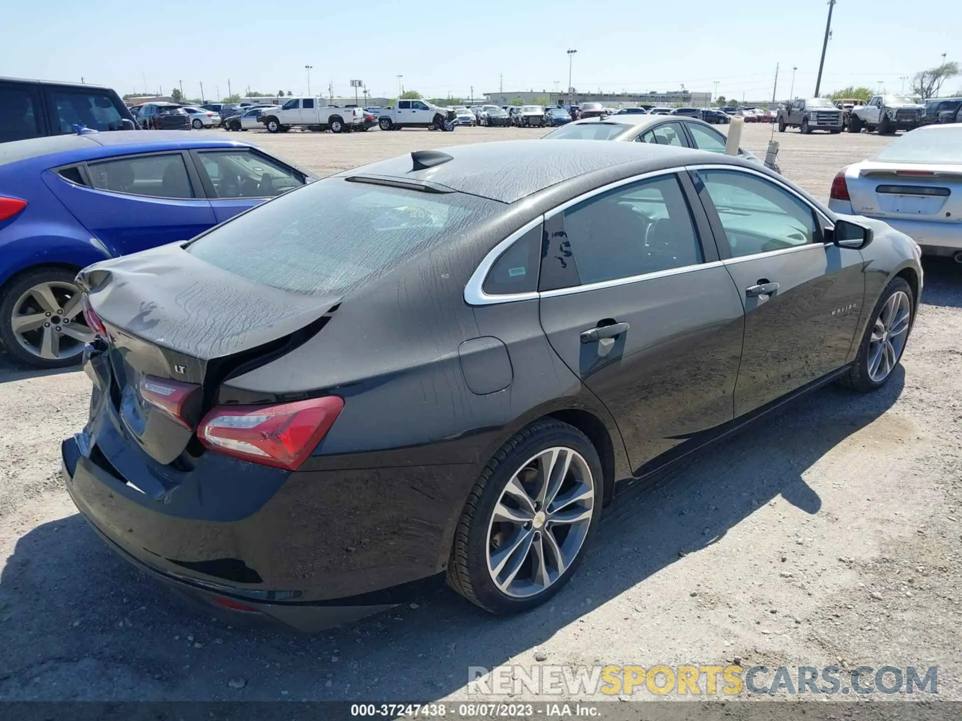 4 Photograph of a damaged car 1G1ZD5ST9NF114687 CHEVROLET MALIBU 2022