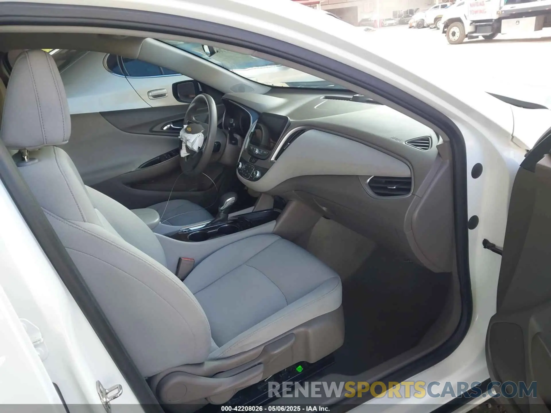 5 Photograph of a damaged car 1G1ZD5ST9NF129416 CHEVROLET MALIBU 2022