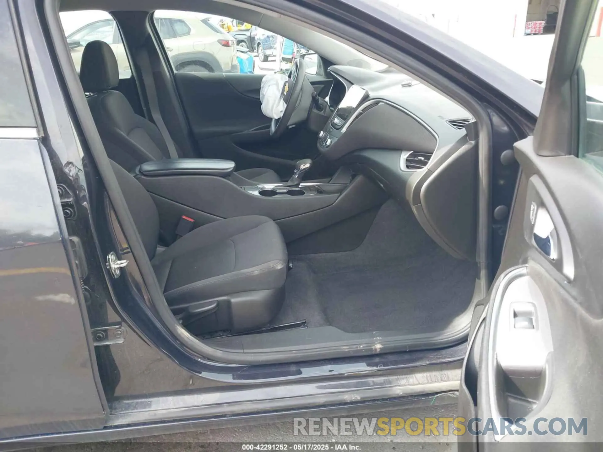 5 Photograph of a damaged car 1G1ZD5ST9NF134311 CHEVROLET MALIBU 2022