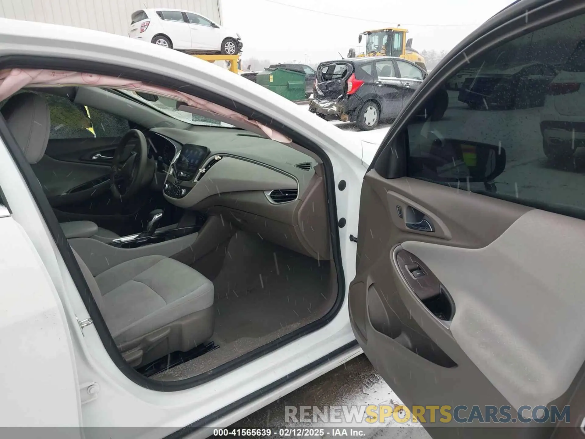 5 Photograph of a damaged car 1G1ZD5ST9NF151402 CHEVROLET MALIBU 2022