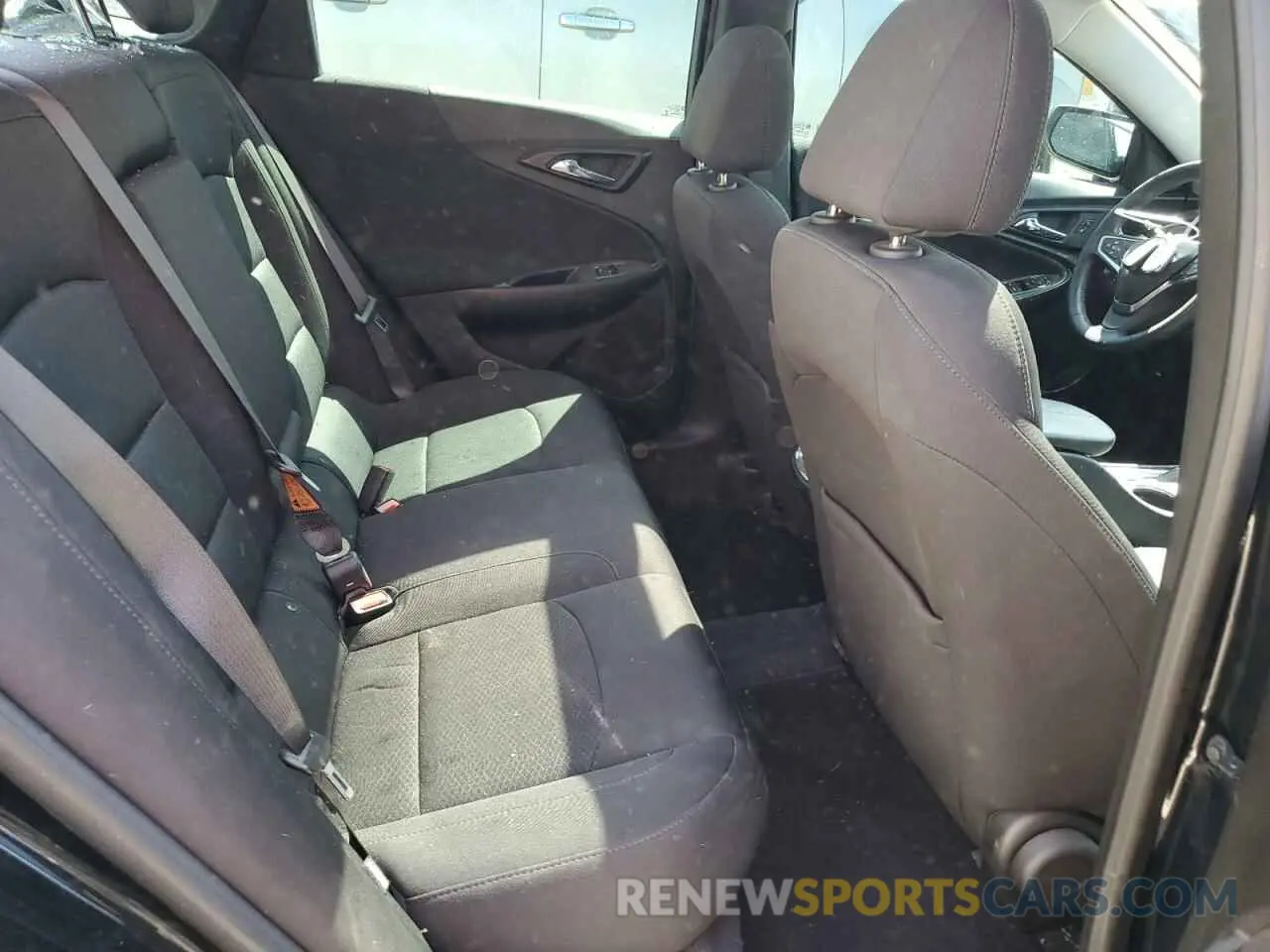 10 Photograph of a damaged car 1G1ZD5ST9NF154140 CHEVROLET MALIBU 2022