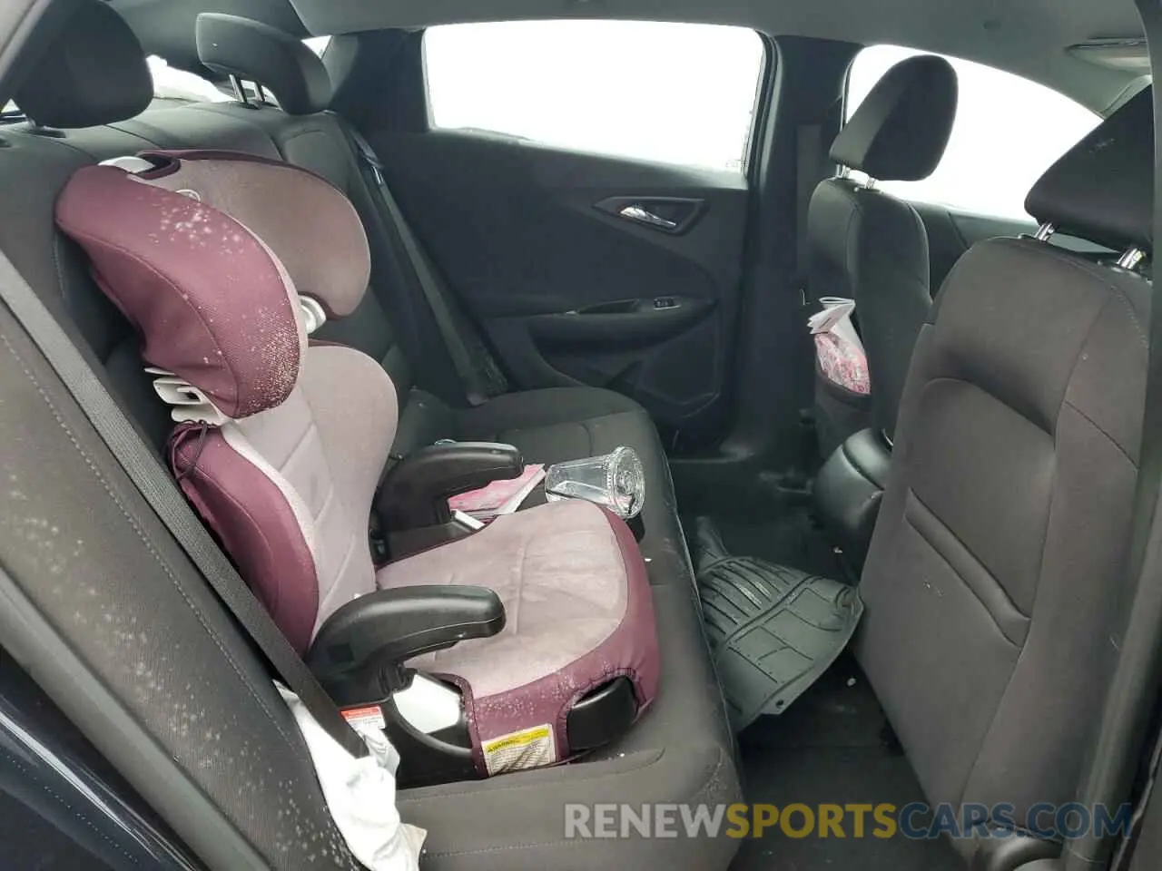 10 Photograph of a damaged car 1G1ZG5ST1NF108194 CHEVROLET MALIBU 2022