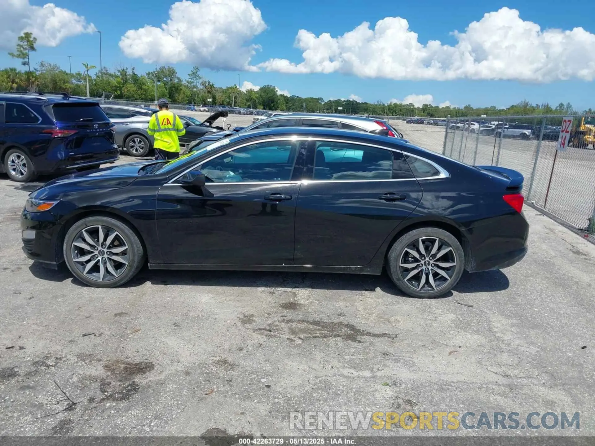 14 Photograph of a damaged car 1G1ZG5ST4NF207849 CHEVROLET MALIBU 2022