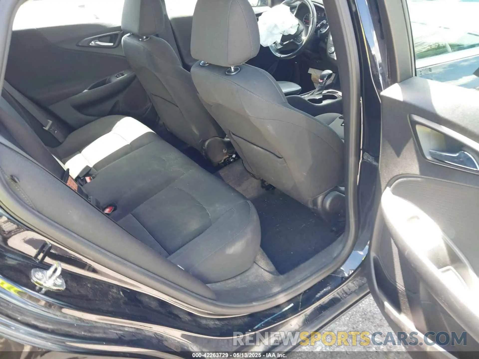 8 Photograph of a damaged car 1G1ZG5ST4NF207849 CHEVROLET MALIBU 2022