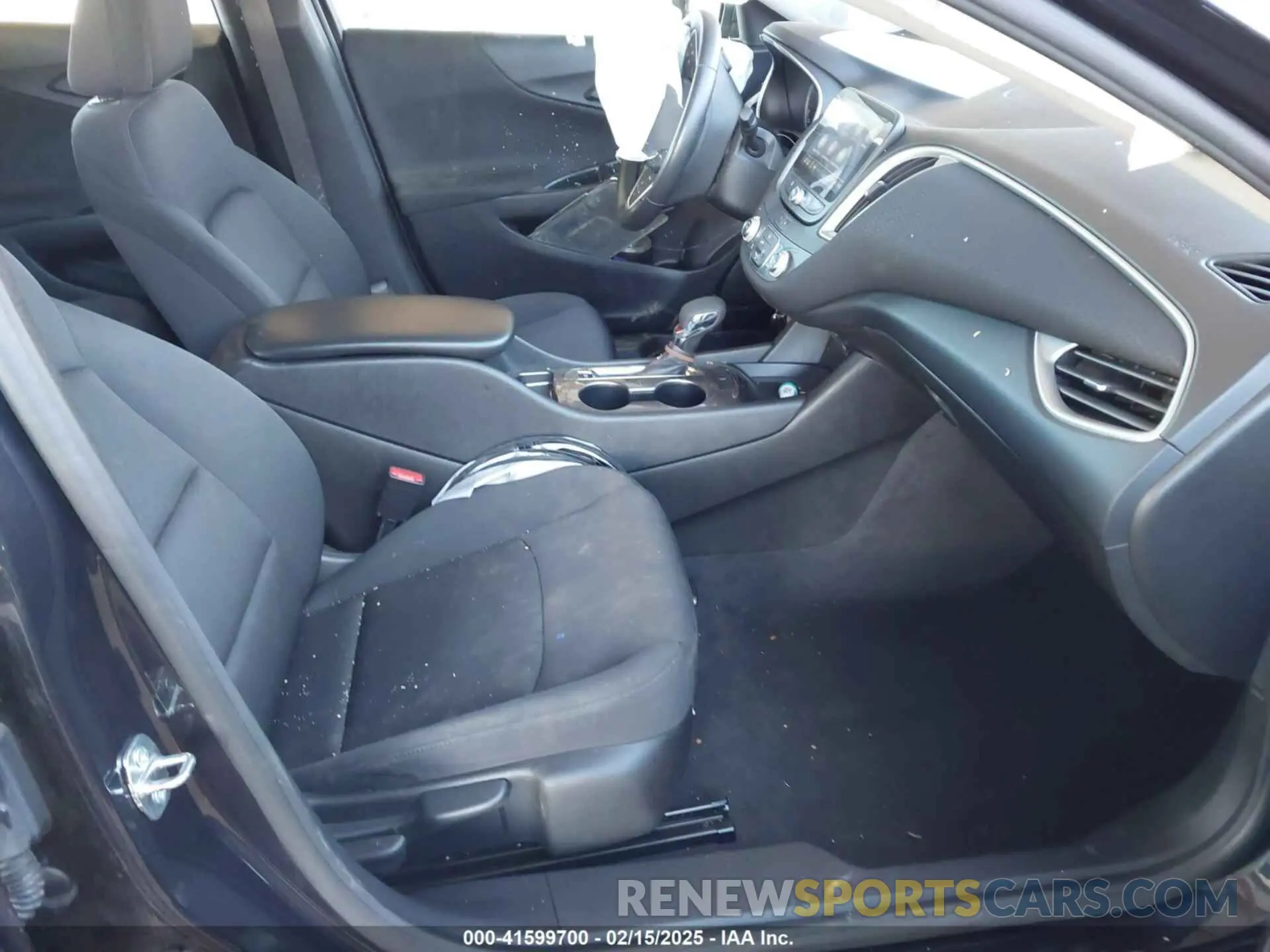 5 Photograph of a damaged car 1G1ZG5ST6NF204936 CHEVROLET MALIBU 2022