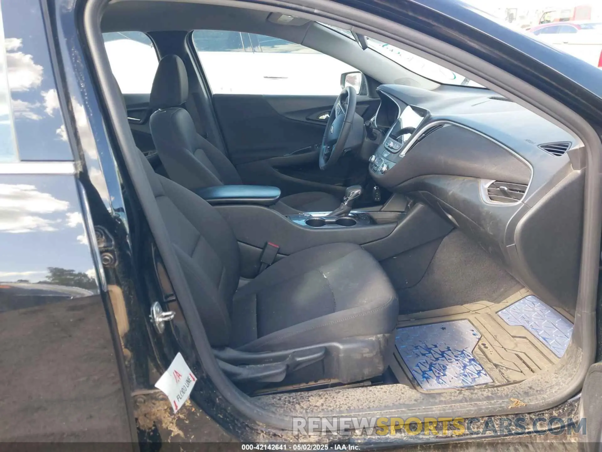 5 Photograph of a damaged car 1G1ZG5ST8NF103946 CHEVROLET MALIBU 2022