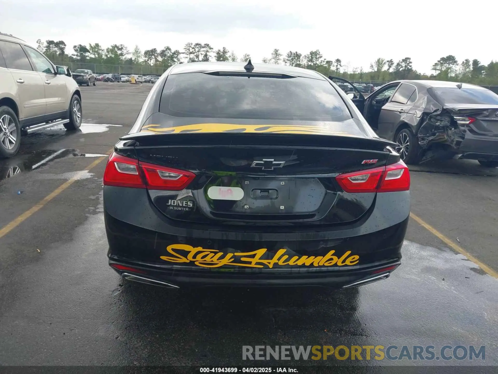 17 Photograph of a damaged car 1G1ZG5ST8NF112016 CHEVROLET MALIBU 2022