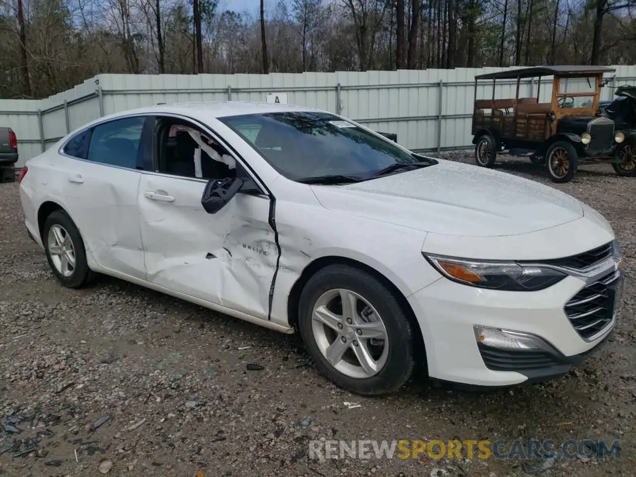4 Photograph of a damaged car 1G1ZC5ST1PF195450 CHEVROLET MALIBU 2023