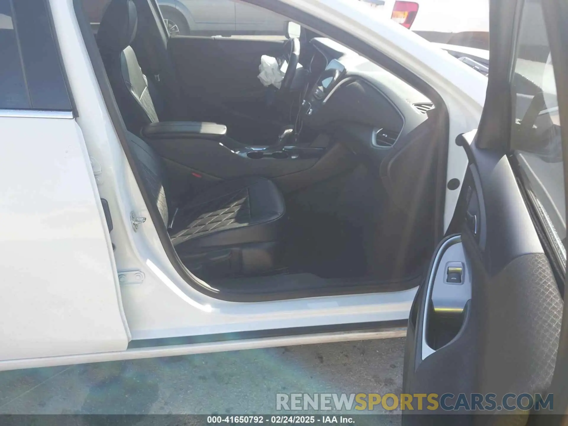 5 Photograph of a damaged car 1G1ZD5ST1PF149050 CHEVROLET MALIBU 2023