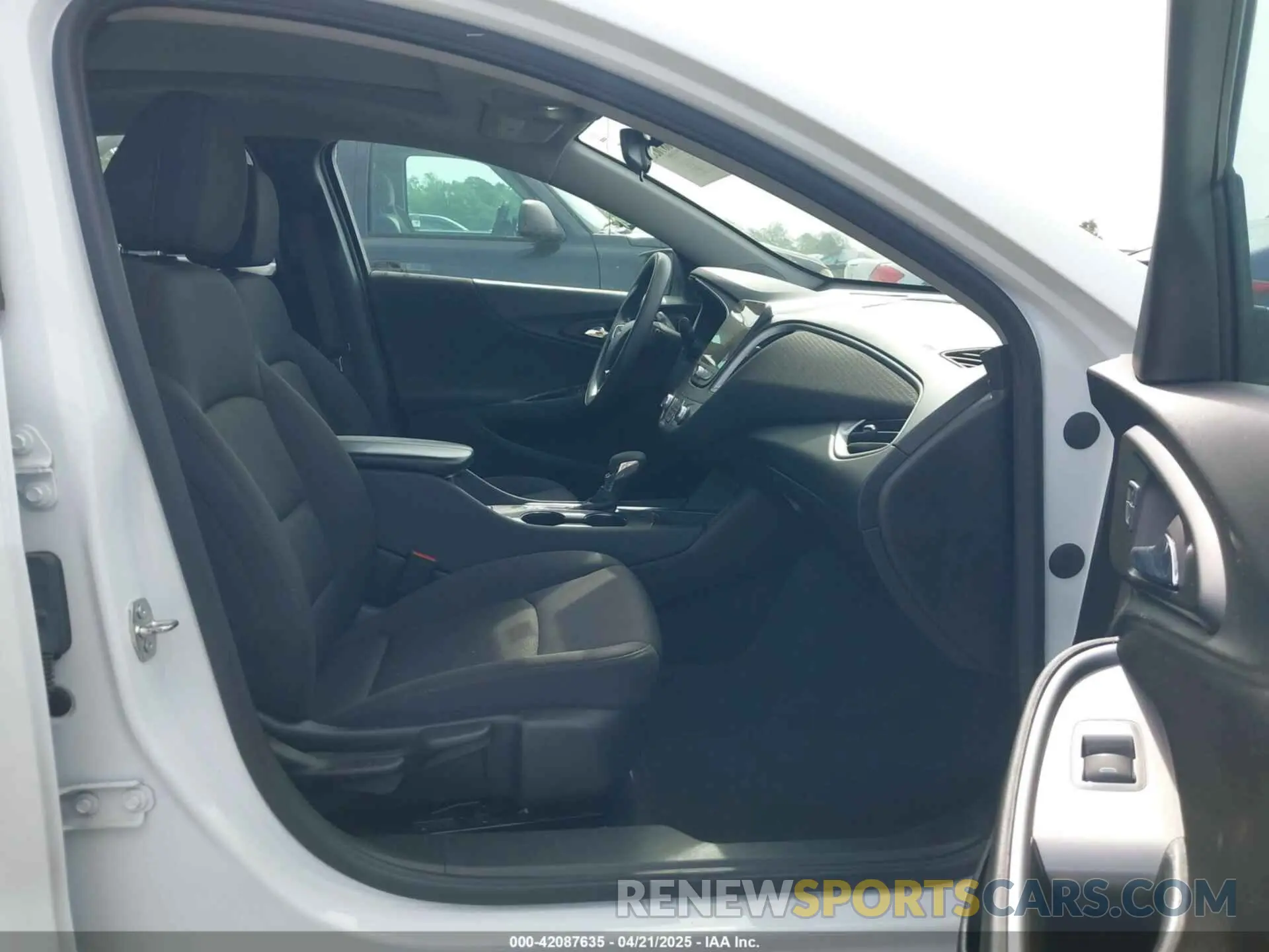 5 Photograph of a damaged car 1G1ZD5ST2PF215105 CHEVROLET MALIBU 2023