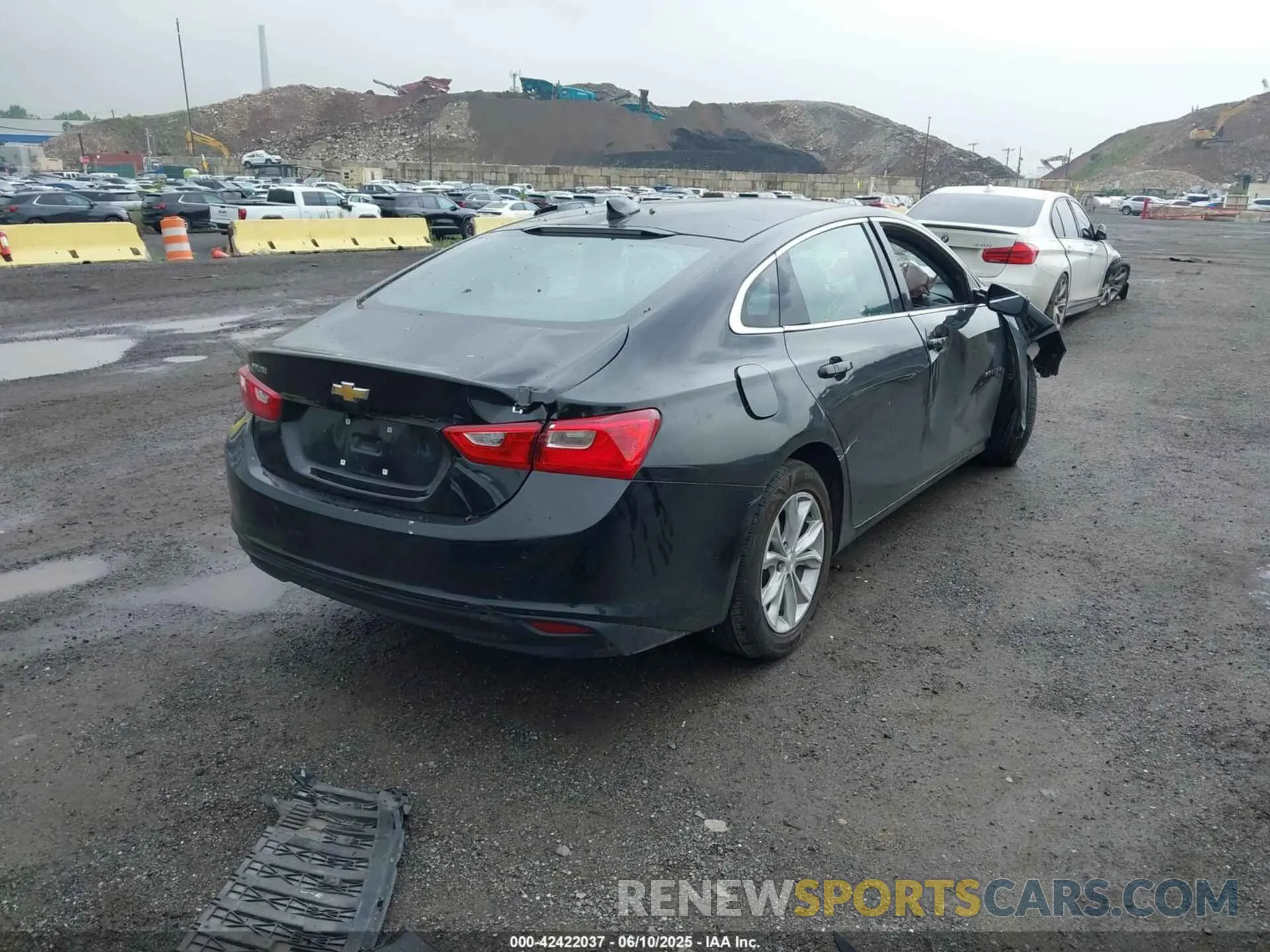 4 Photograph of a damaged car 1G1ZD5ST3PF135327 CHEVROLET MALIBU 2023