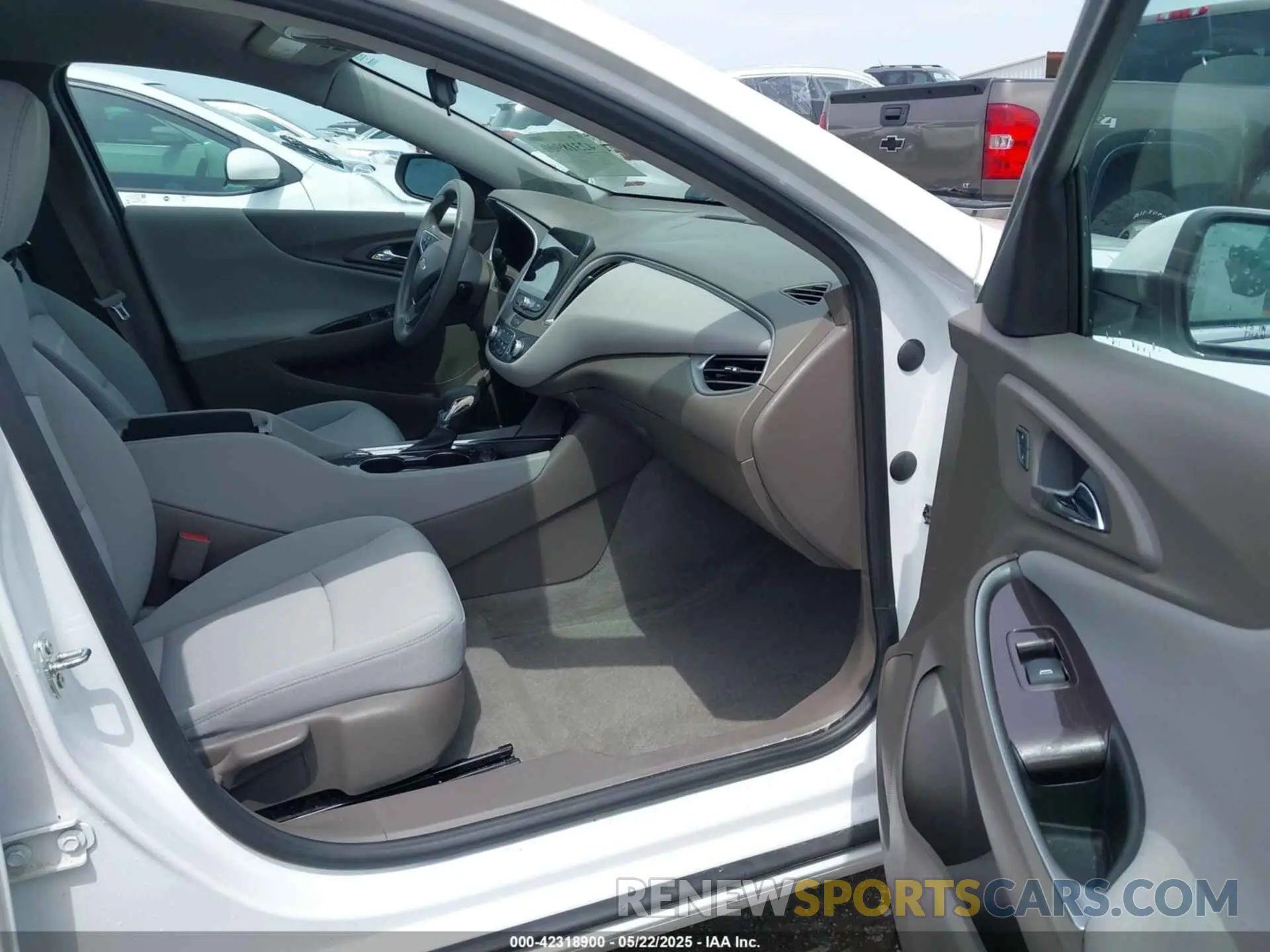 5 Photograph of a damaged car 1G1ZD5ST5PF143784 CHEVROLET MALIBU 2023