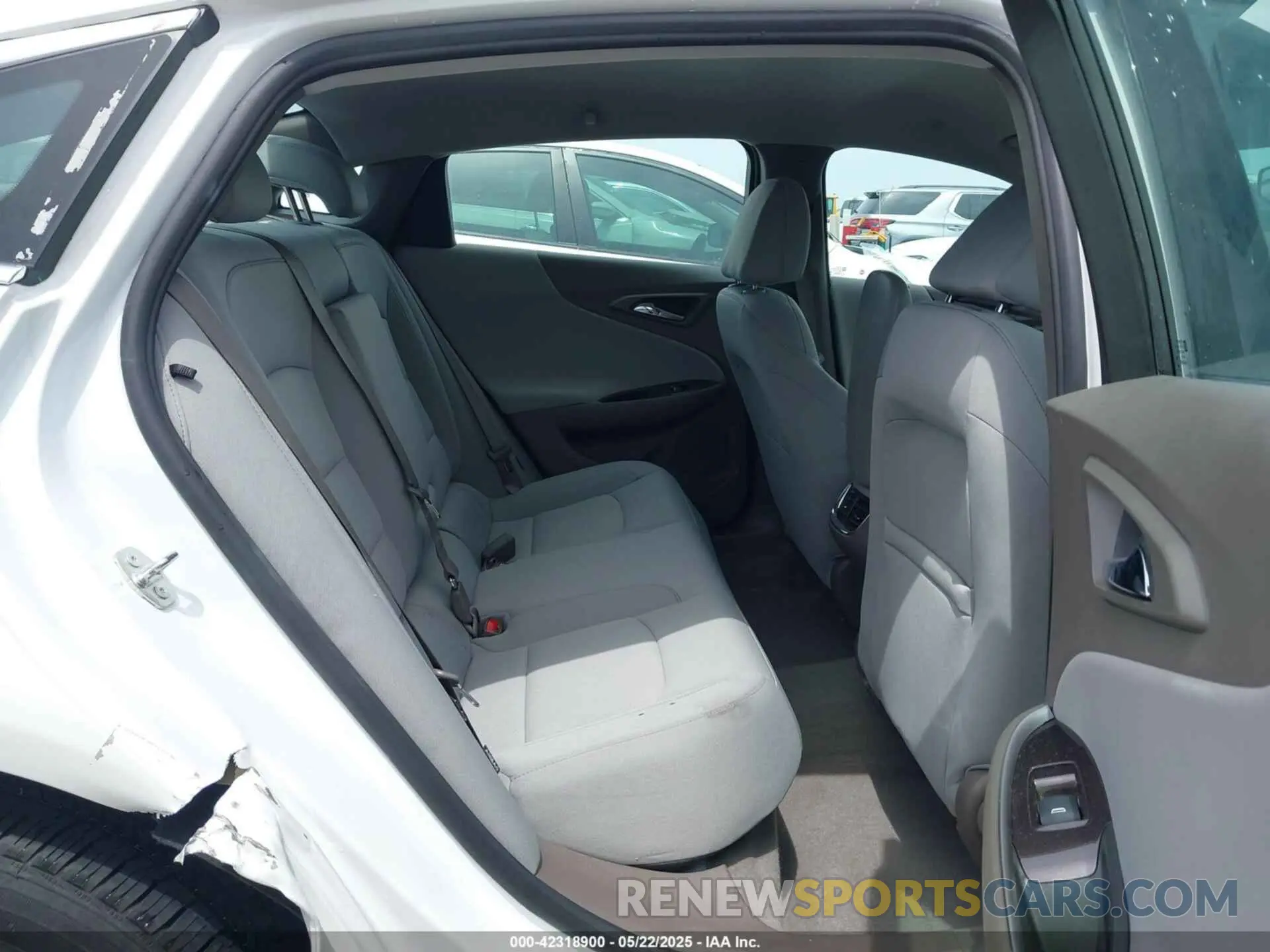 8 Photograph of a damaged car 1G1ZD5ST5PF143784 CHEVROLET MALIBU 2023