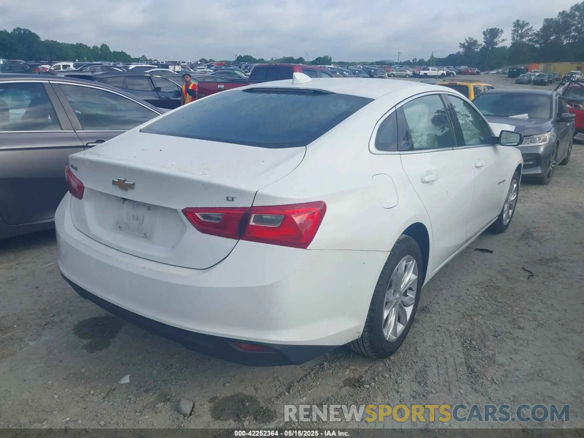 4 Photograph of a damaged car 1G1ZD5ST5PF236563 CHEVROLET MALIBU 2023